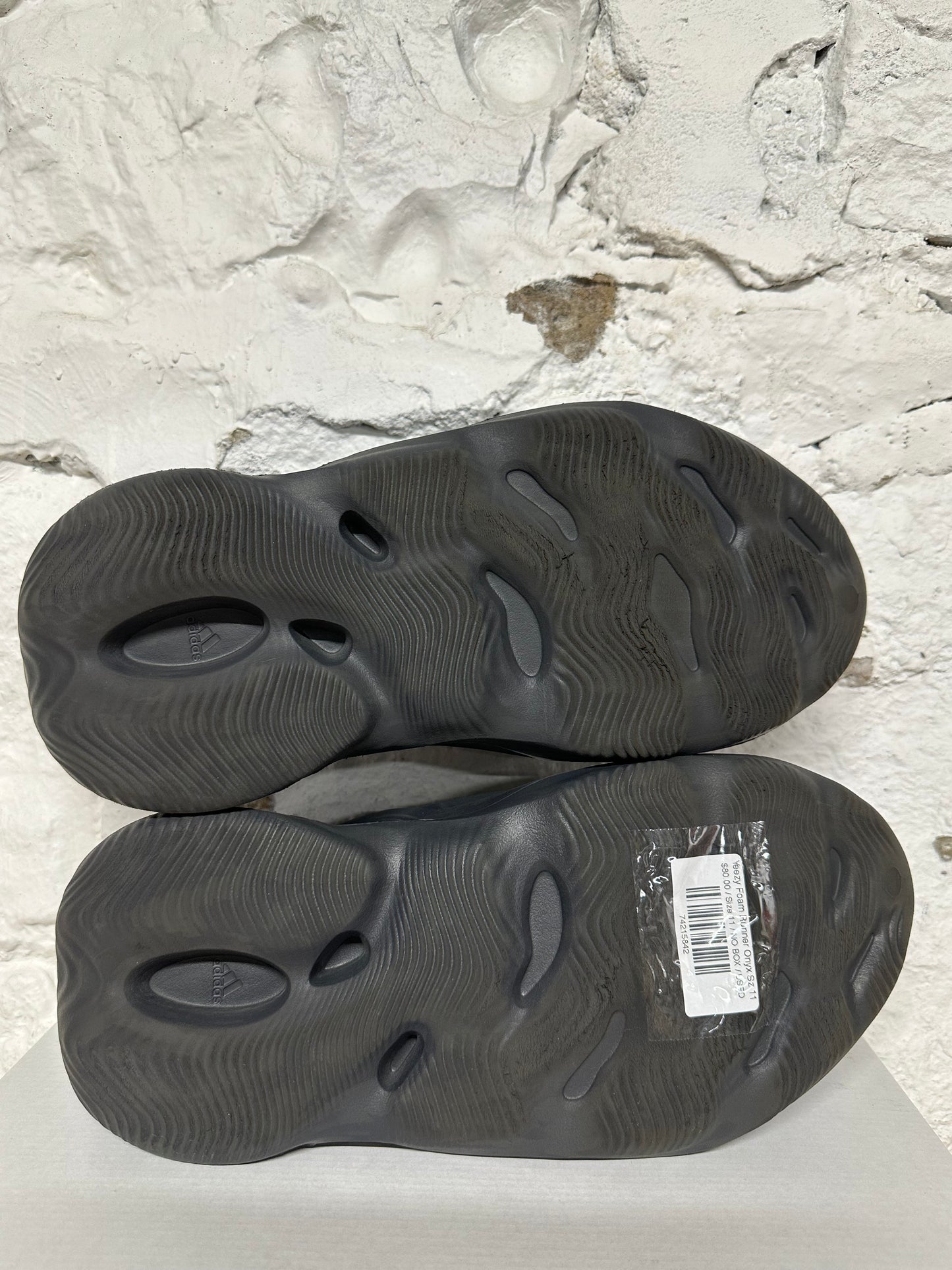 Yeezy Foam Runner Onyx Sz 11