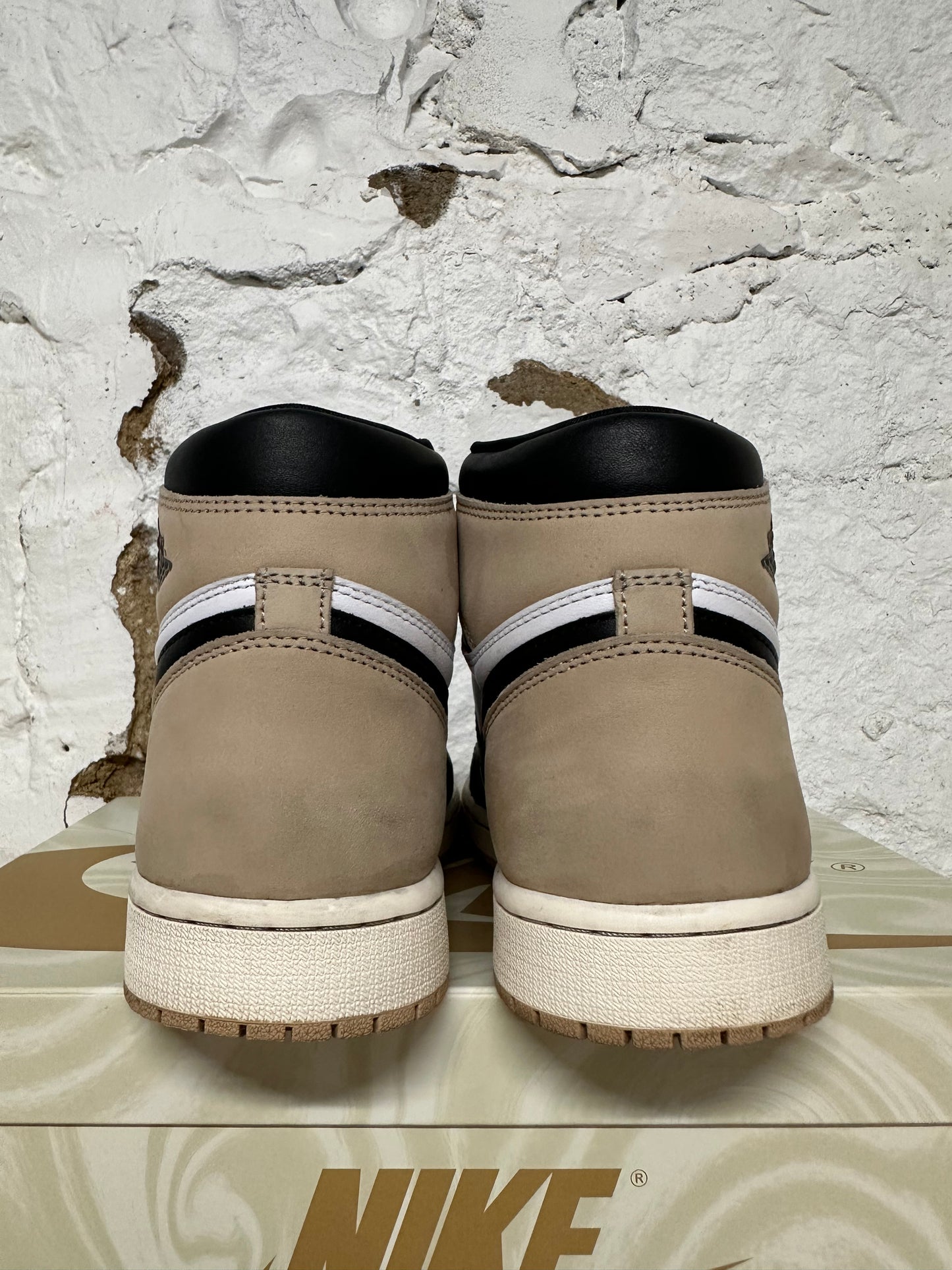 Air Jordan 1 Latte Sz 9 (10.5W)
