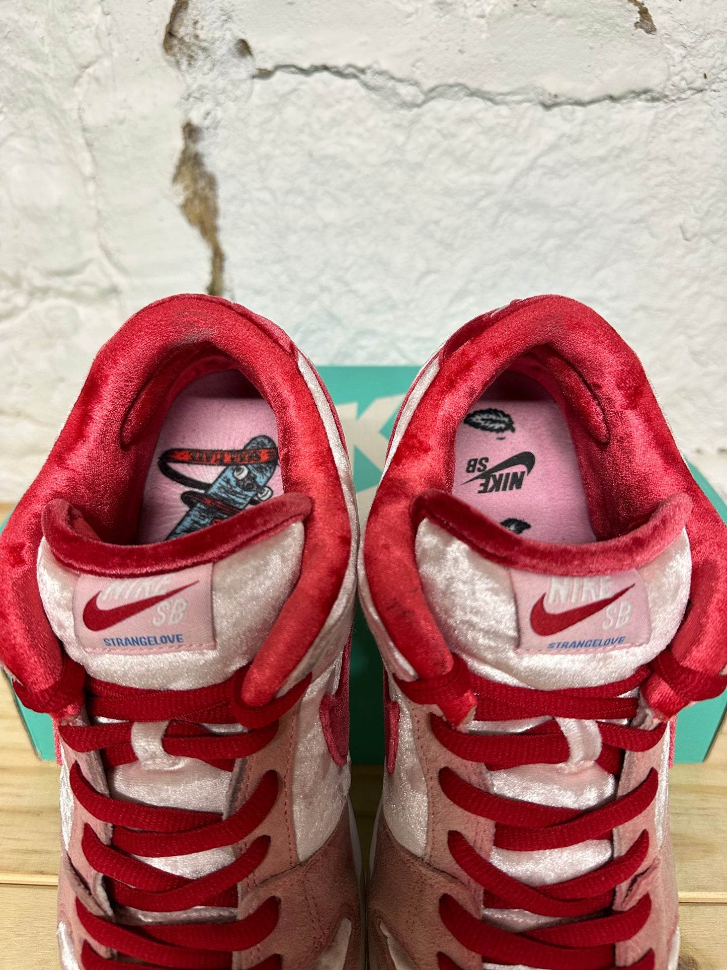 Nike SB Dunk Low Strangelove Sz 9.5