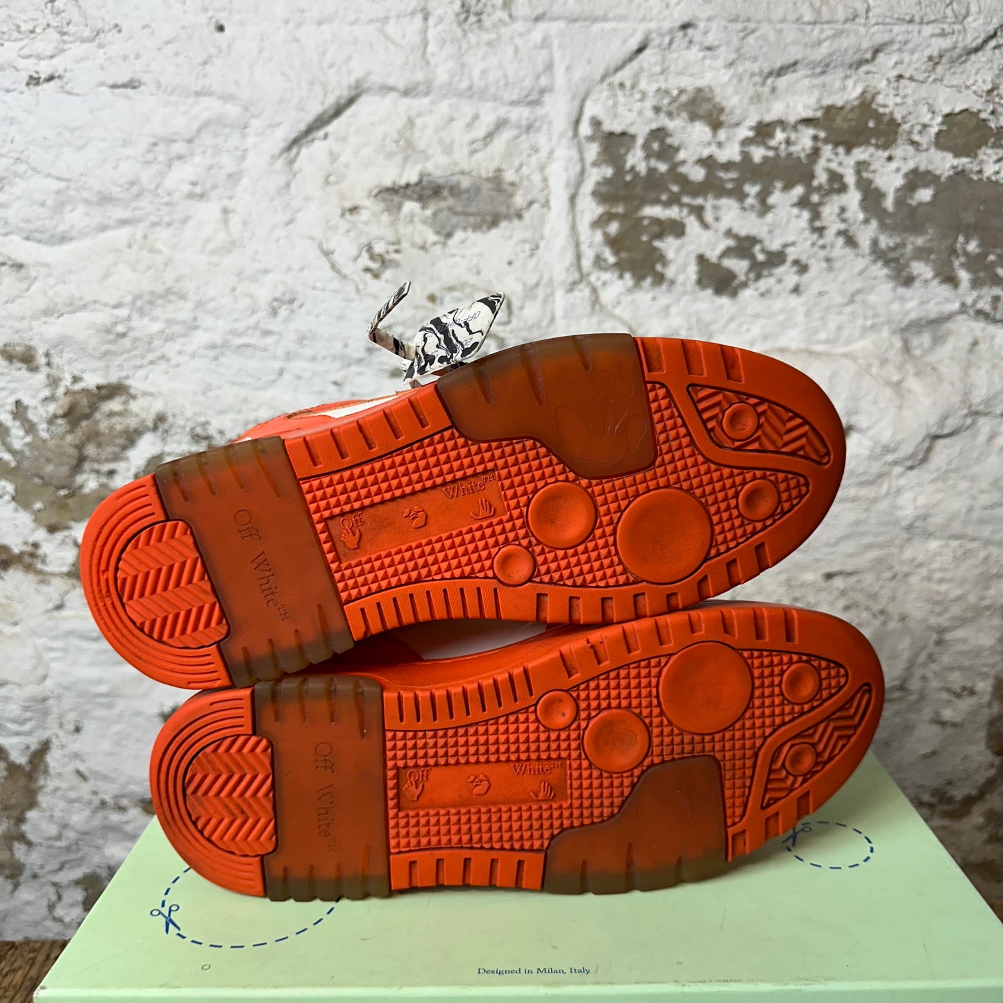 Off White Out Of Office Orange White Sz 9 (42)