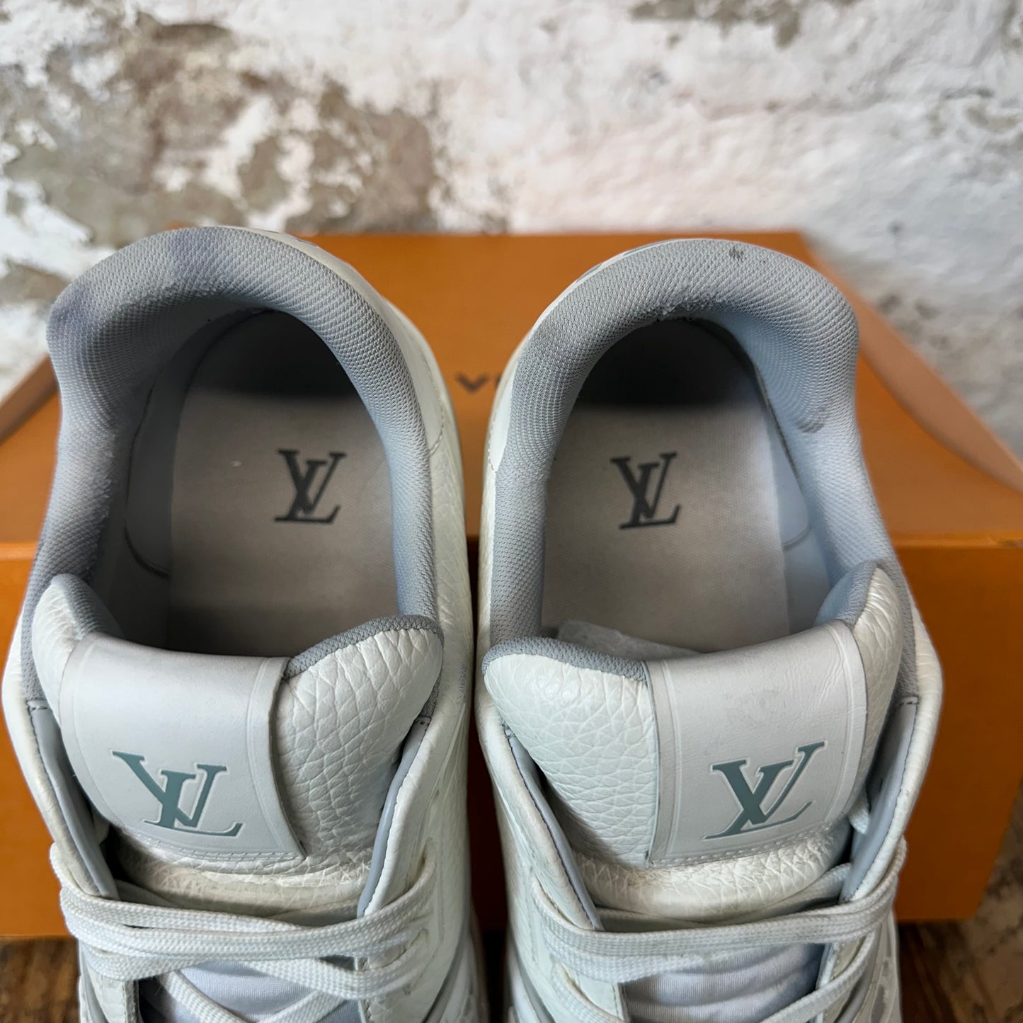 Louis Vuitton White Cream Trainer Sneaker Sz 11.5 (10LV)