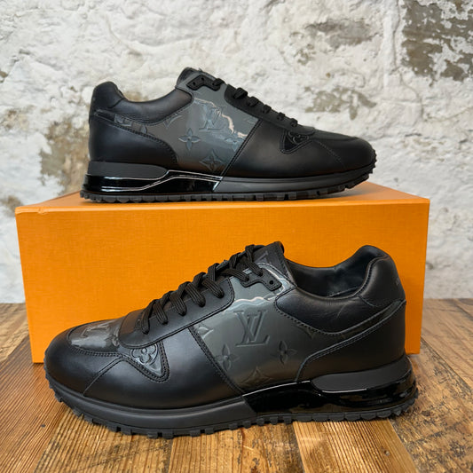 Louis Vuitton Black Monogram Runaway Sneaker Sz 8.5 (7LV)