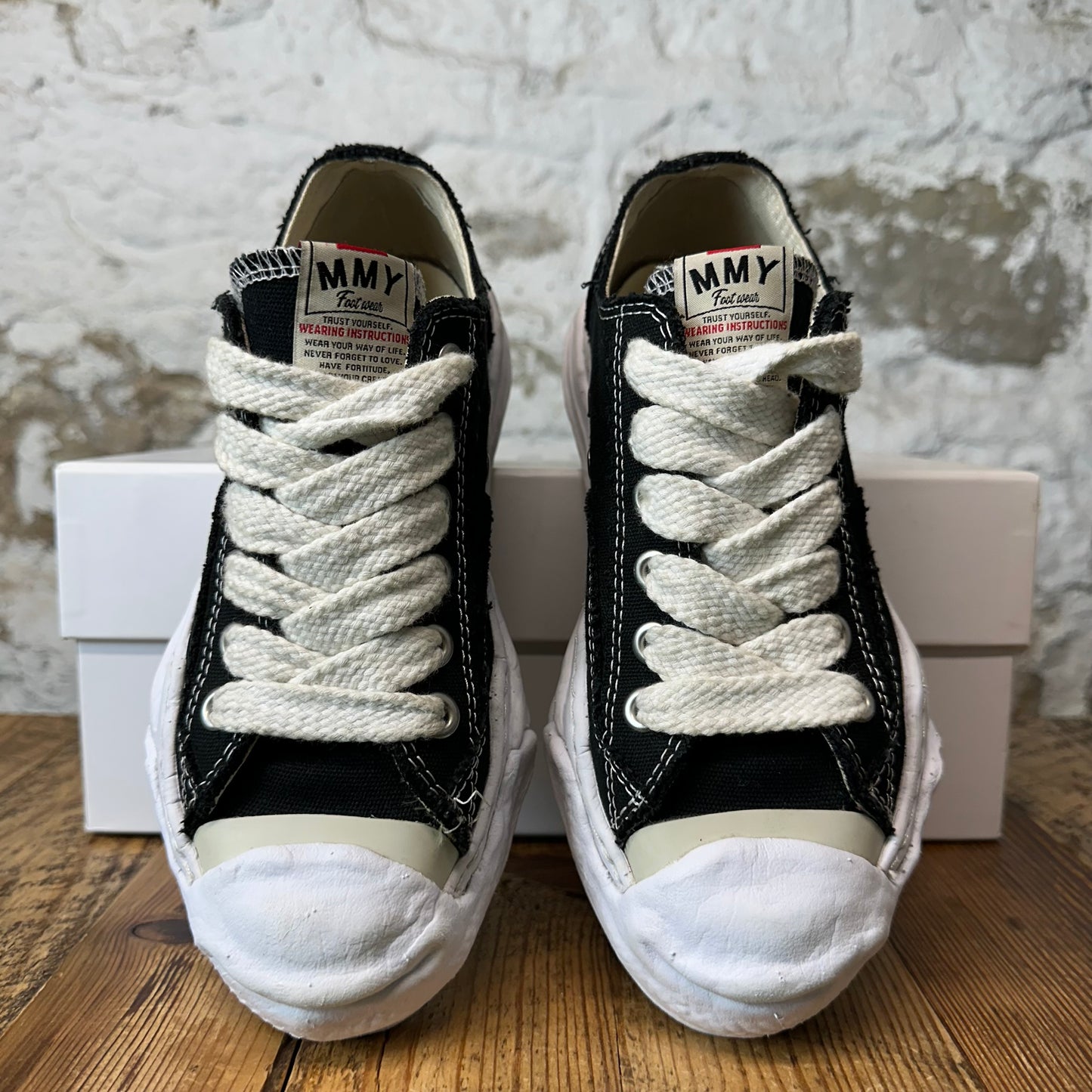 Maison Mihara Black White Hank Sneaker Sz 5 (37)