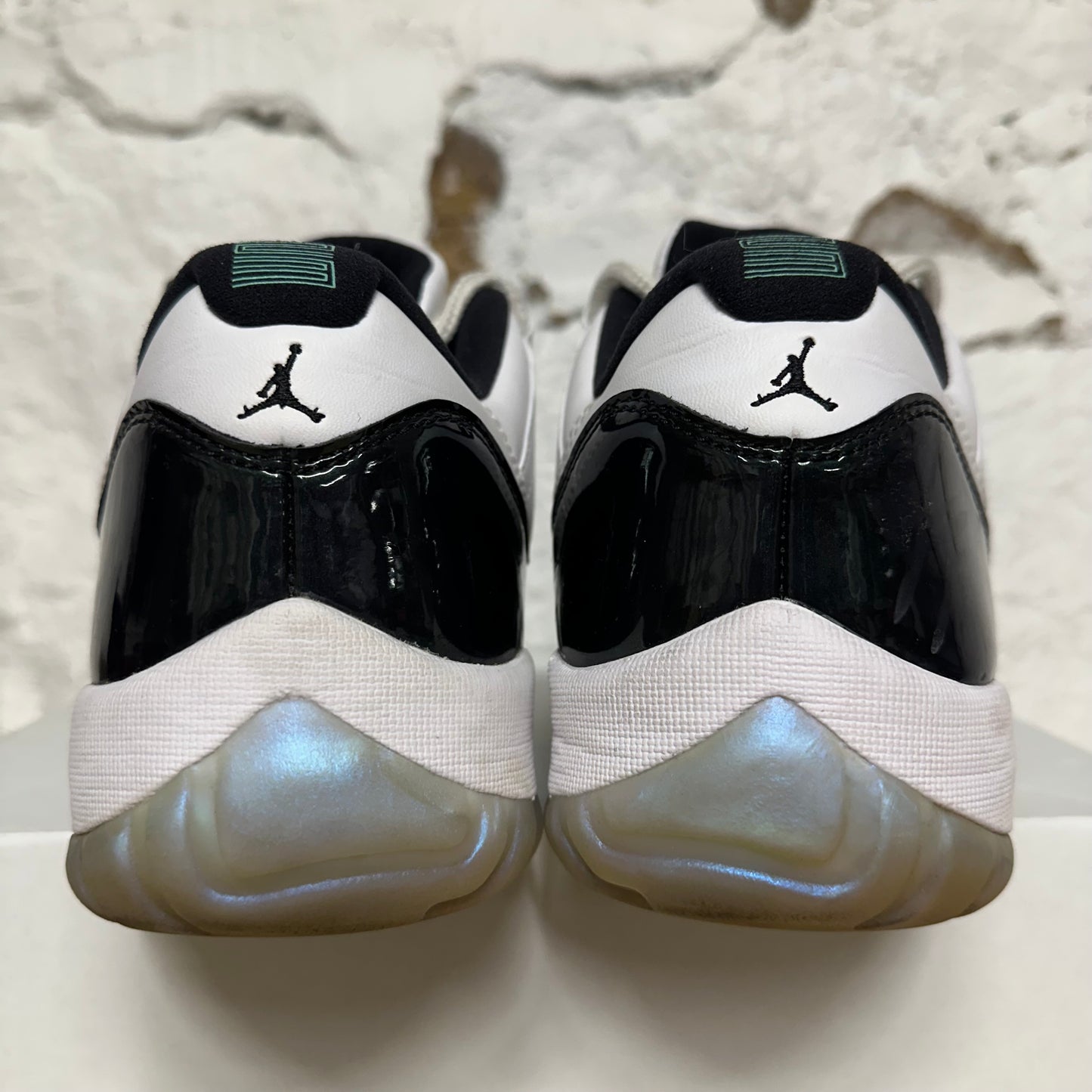 Air Jordan 11 Low Emerald Sz 13