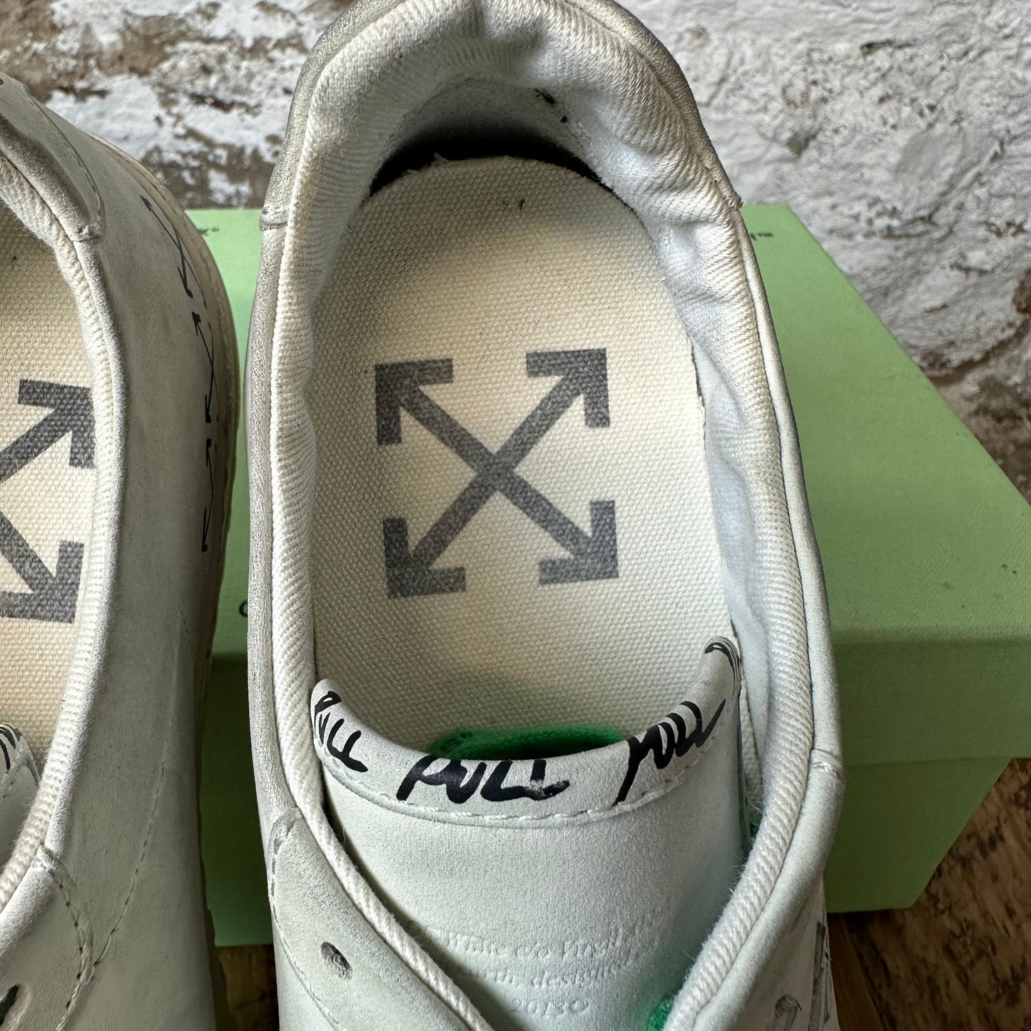 Off White Vintage Green Lace Vulc Sz 7 (40)