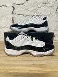 Air Jordan 11 Low Emerald Sz 9