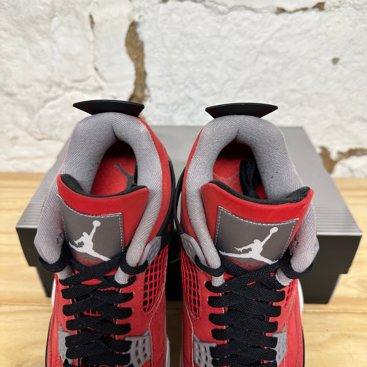 Air Jordan 4 Toro Bravo (2026) Sz 9
