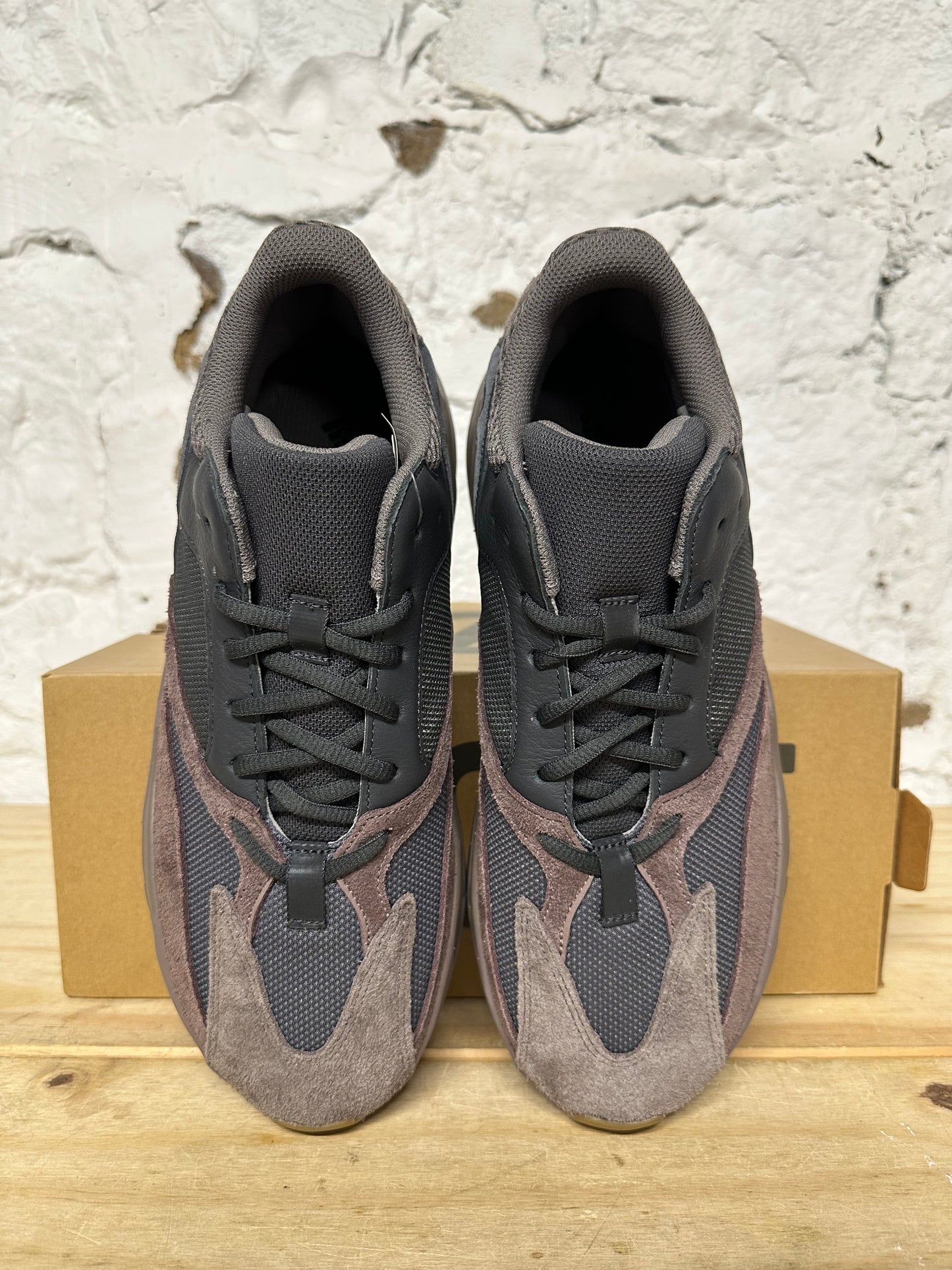 Yeezy 700 Mauve Sz 11.5 DS