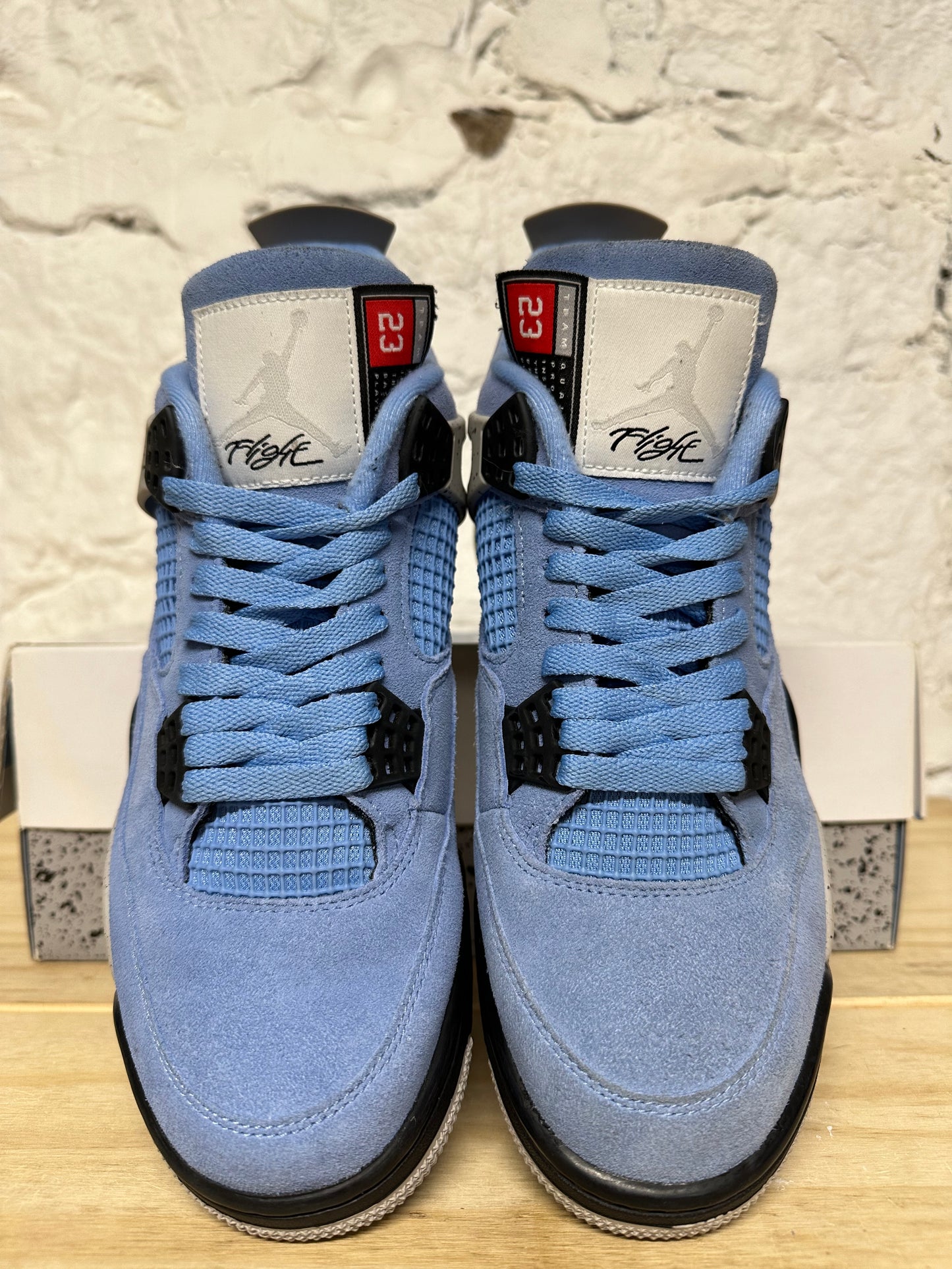 Air Jordan 4 University Blue Sz 9.5