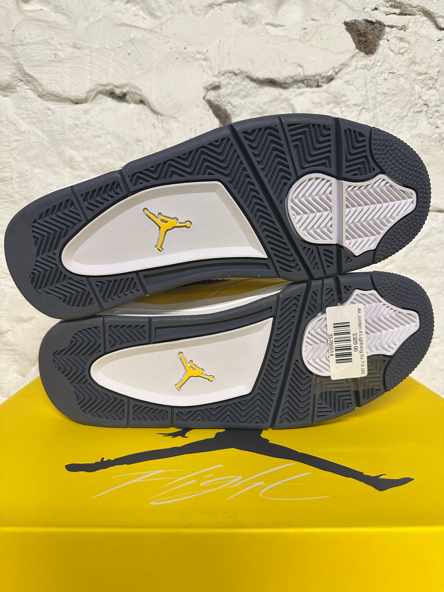 Air Jordan 4 Lightning Sz 7.5 DS