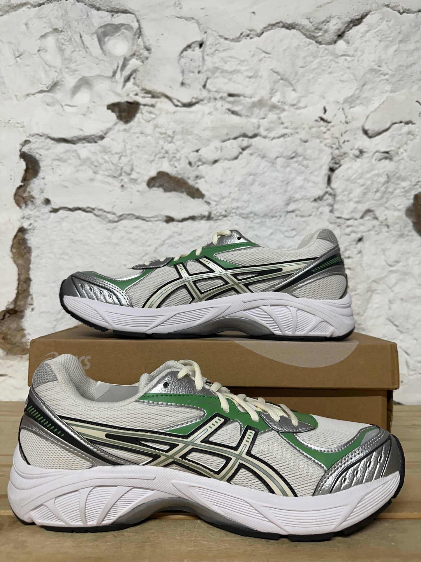 Asics GT-2160 Cream Bamboo Sz 9.5 DS
