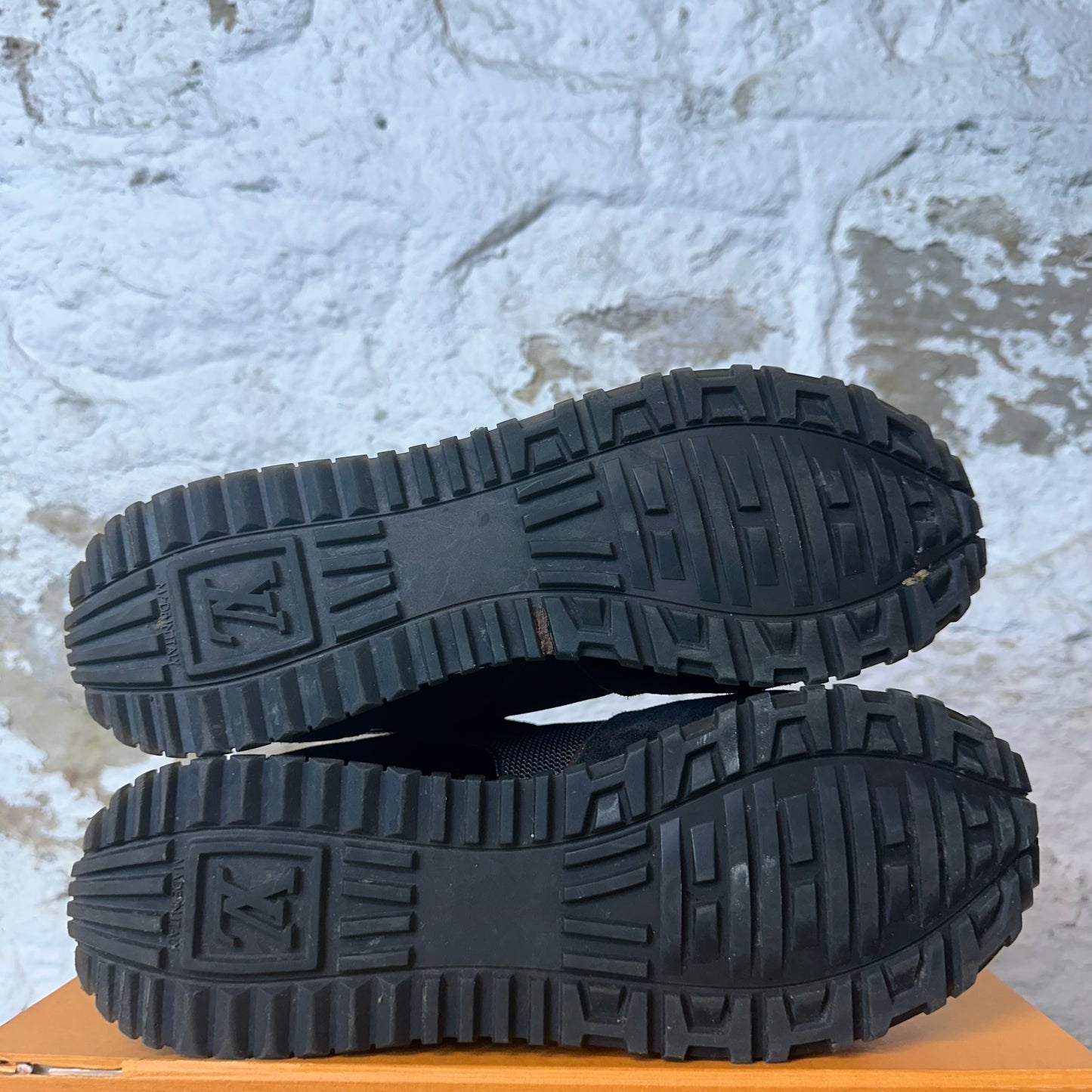 Louis Vuitton Black Brown Monogram Runaway Sneaker Sz 6.5 (39)