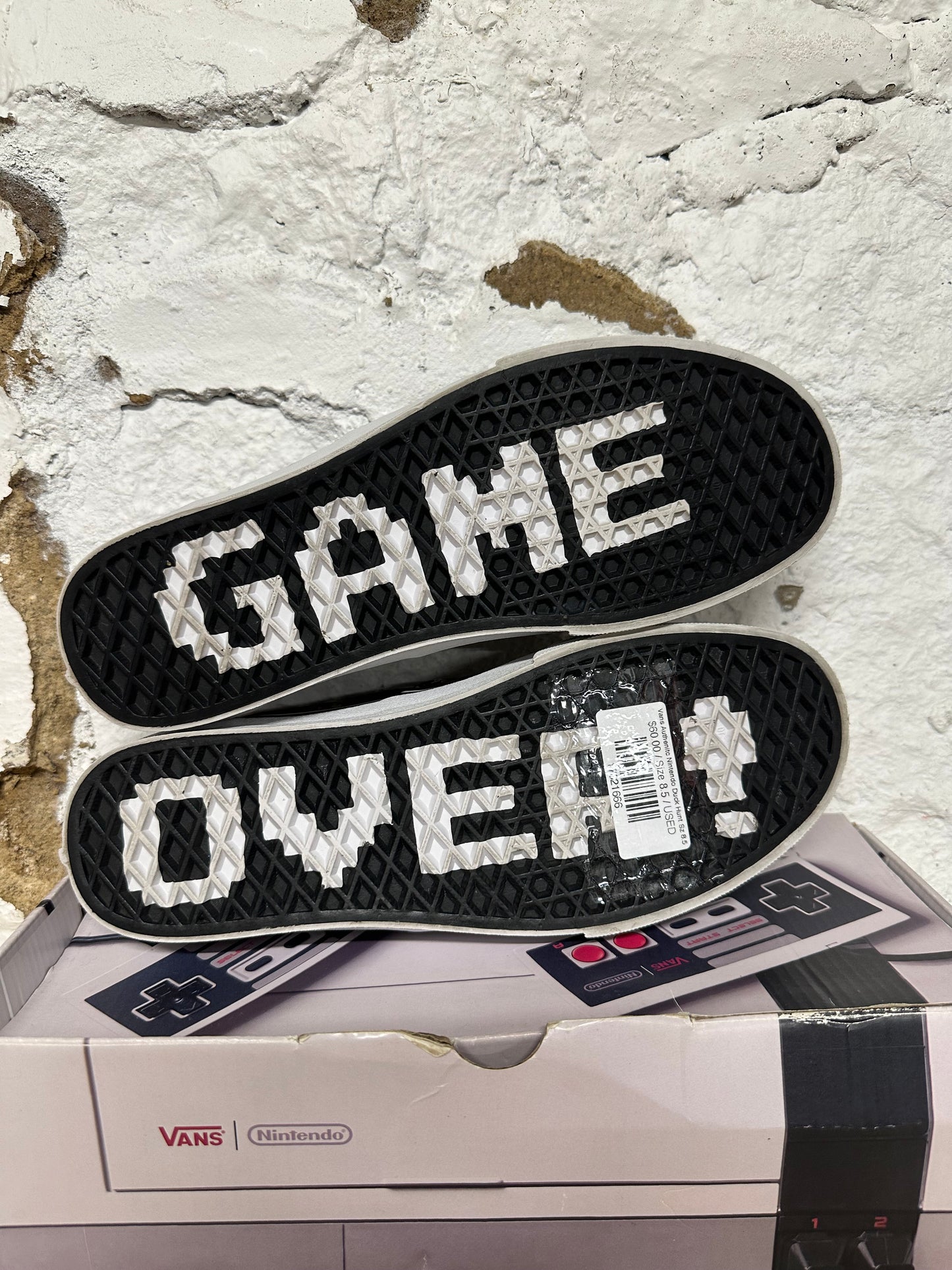 Vans Authenitc Nintendo Duck Hunt Sz 8.5