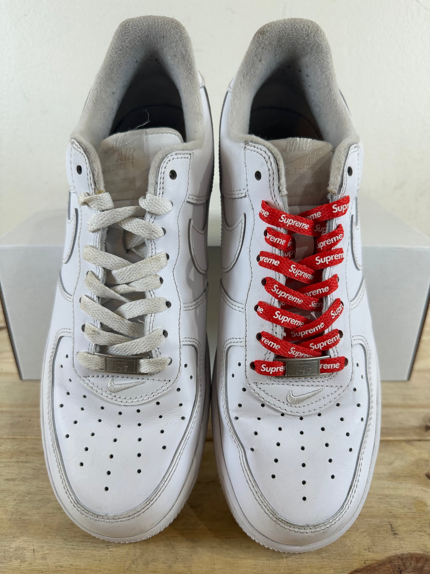 Nike Air Force 1 Low Supreme White Sz 10