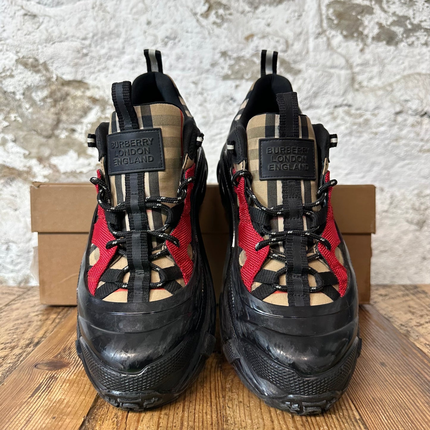 Burberry Arthur Tan Plaid Red Black Sneaker Sz 7 (40)