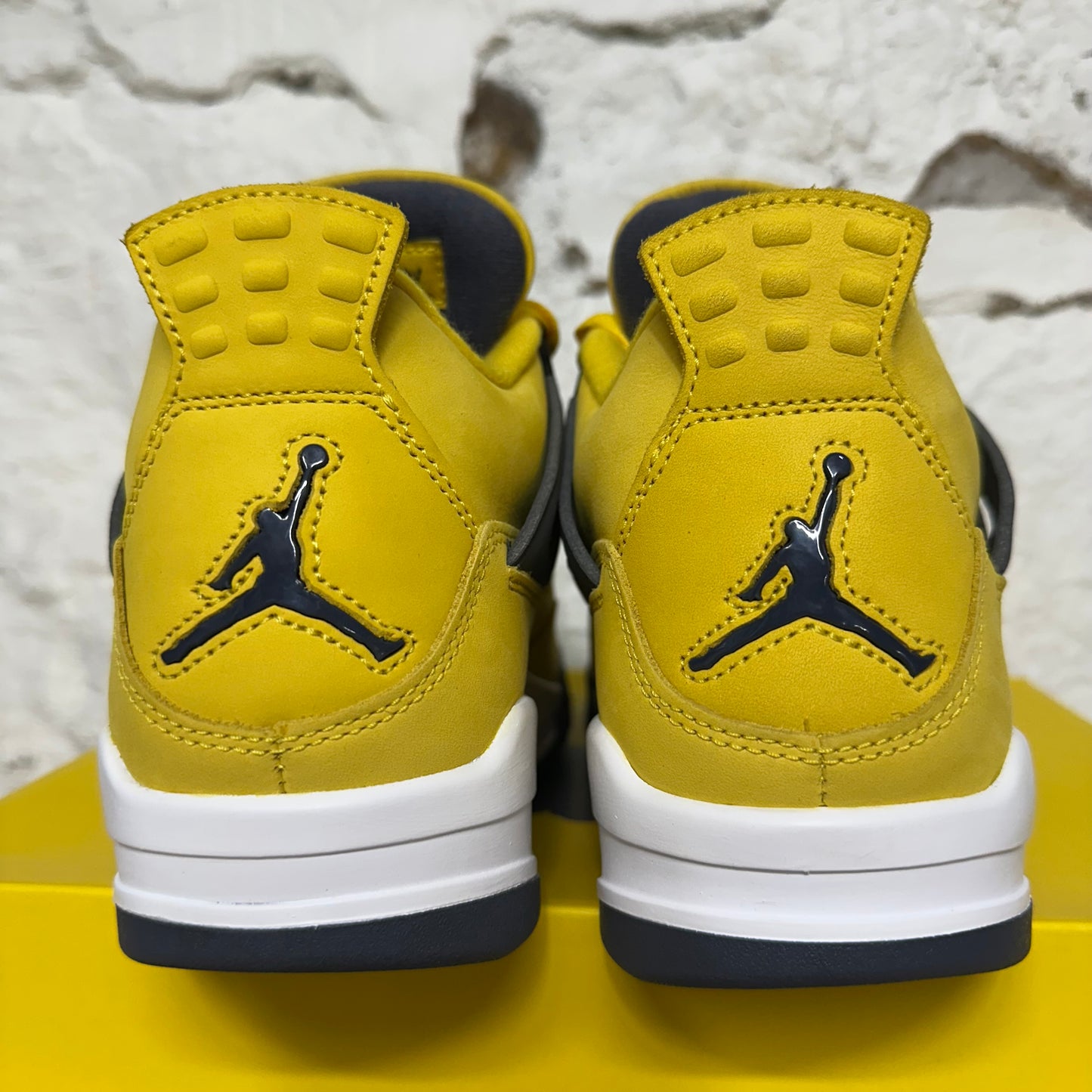 Air Jordan 4 Lightning Sz 9 DS