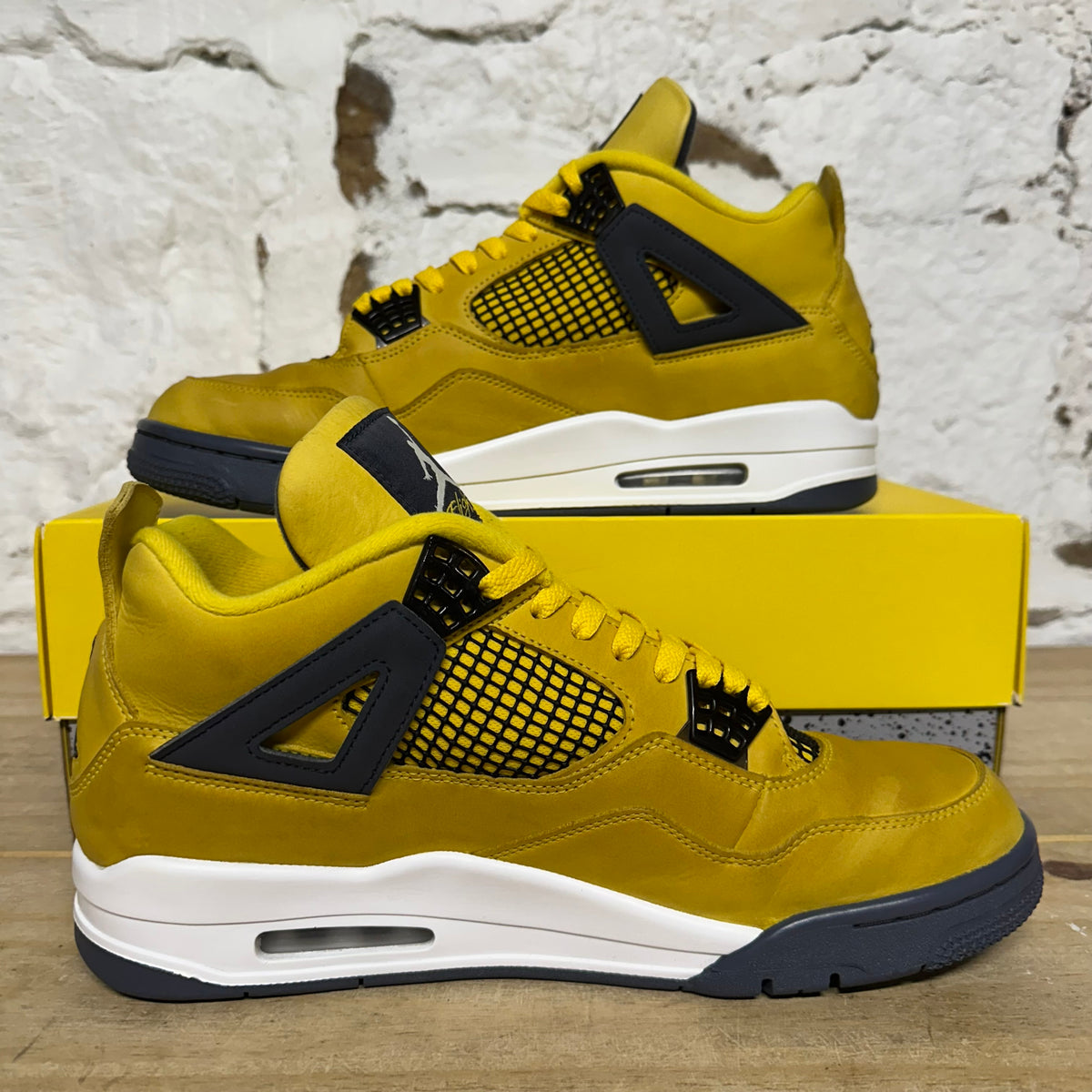Air Jordan 4 Lightning (2021) Sz 12