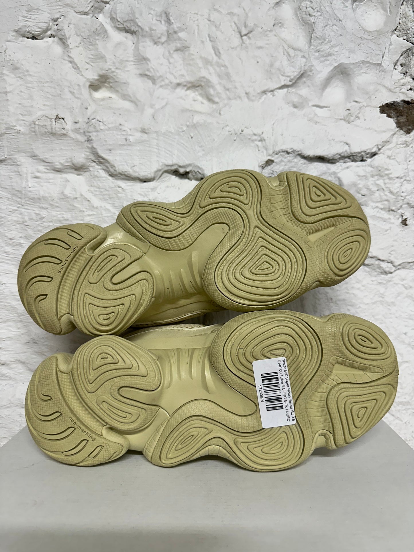 Yeezy 500 Super Moon Yellow Sz 9.5