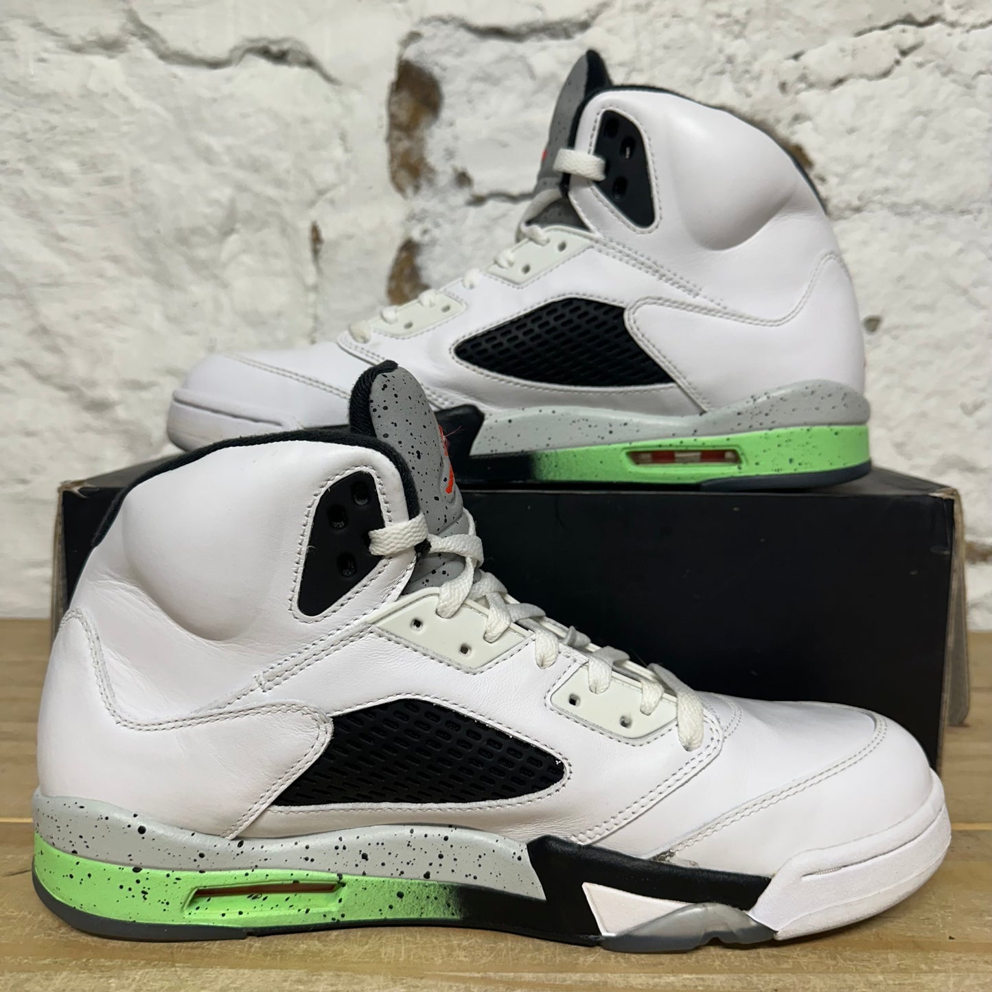 Air Jordan 5 Poison Green Sz 11.5