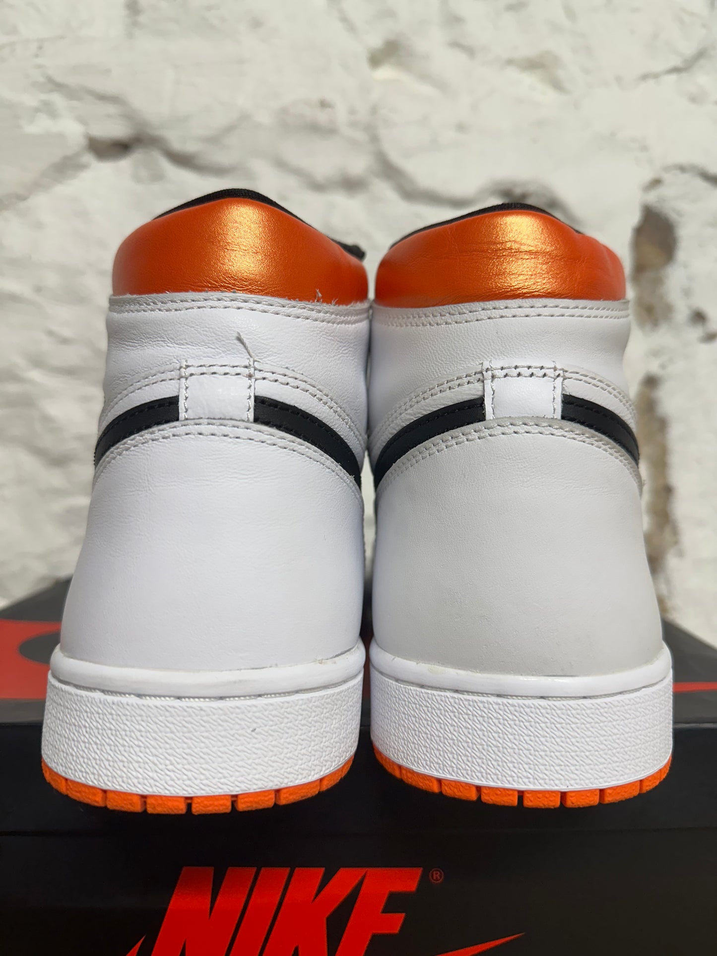 Air Jordan 1 High Electro Orange Sz 12