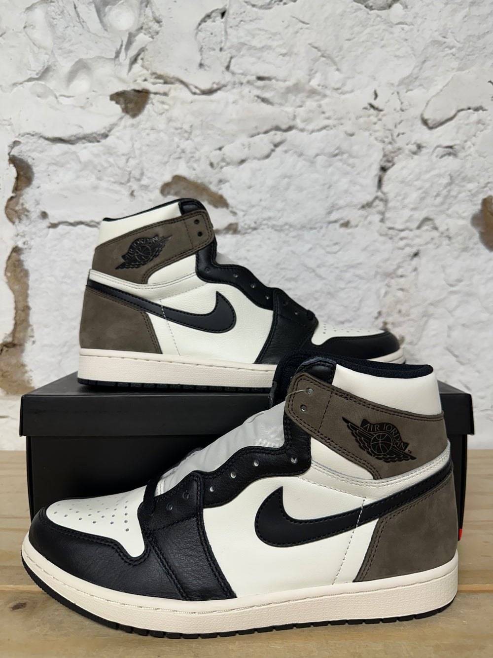 Air Jordan 1 High Mocha Sz 10 DS