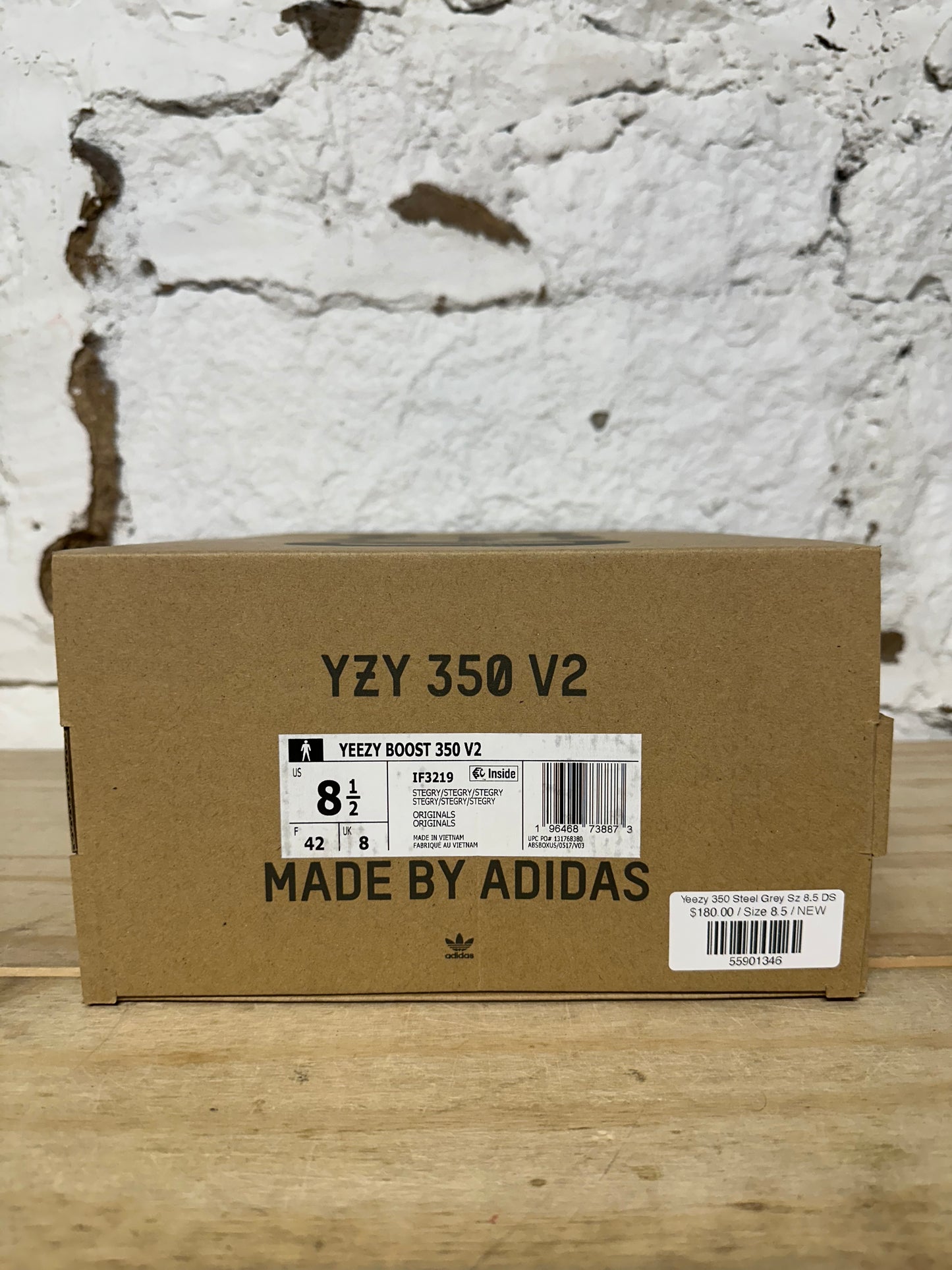Yeezy 350 Steel Grey Sz 8.5 DS