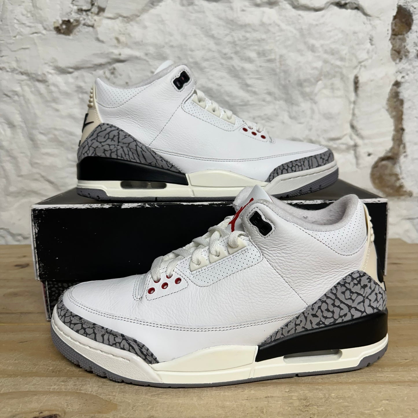 Air Jordan 3 White Cement Reimagined Sz 9
