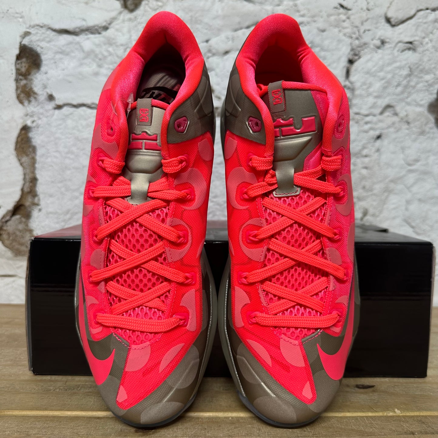 Nike LeBron 11 Low Maison Polka Dots Sz 10 DS