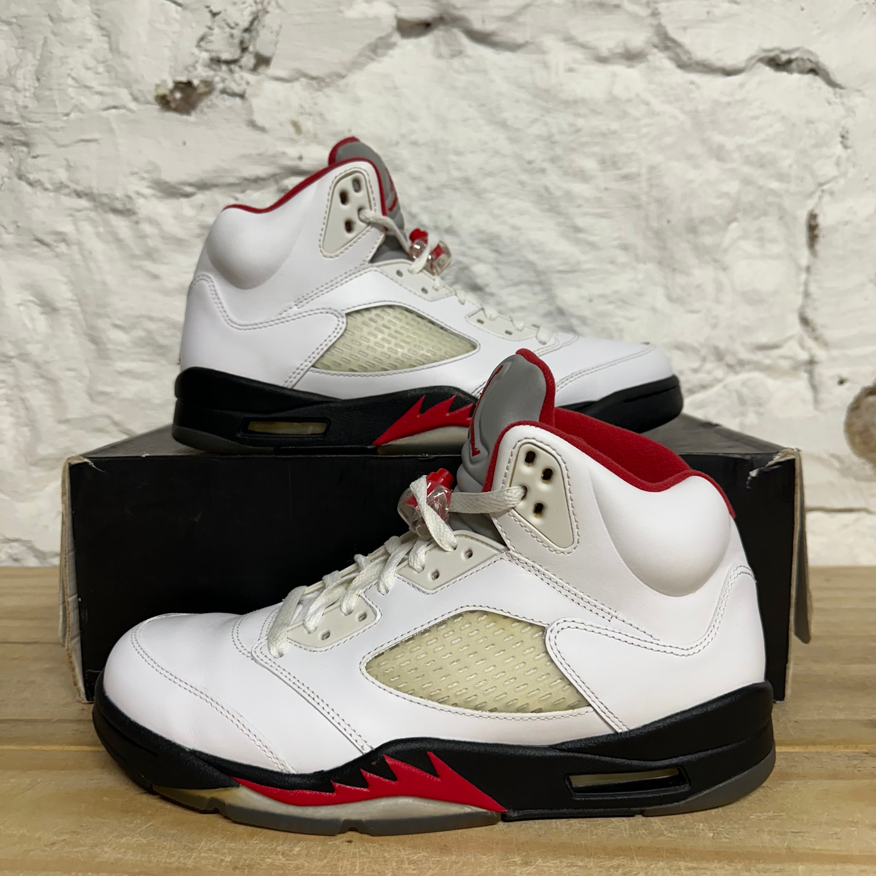Air Jordan 5 Fire Red (2013) Sz 8.5