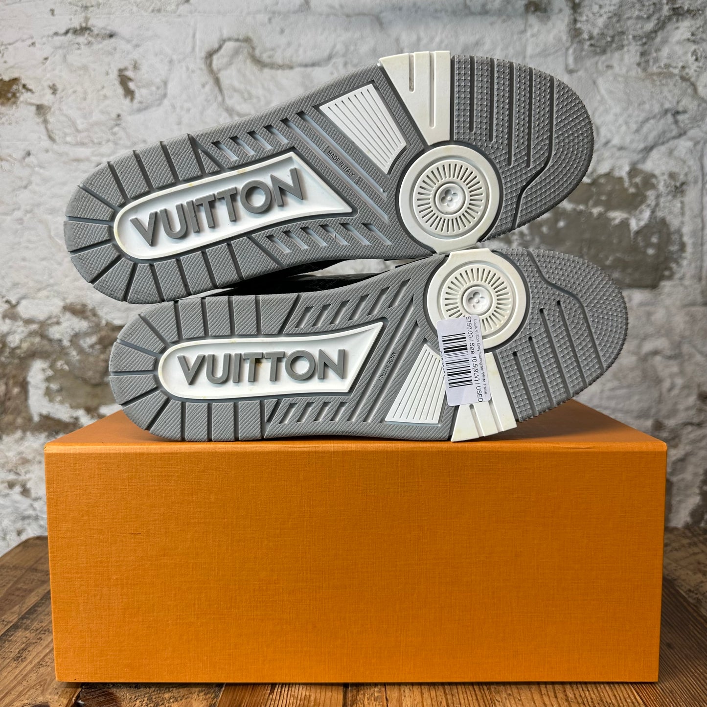 Louis Vuitton Grey Monogram White Trainer Sneaker Sz 10.5 (9LV)