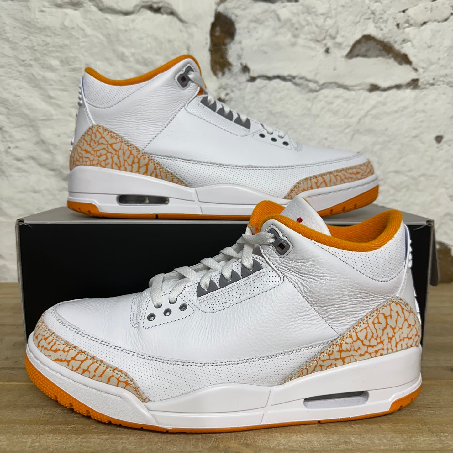 Air Jordan 3 Orange Citrus Sz 10.5 (12W)