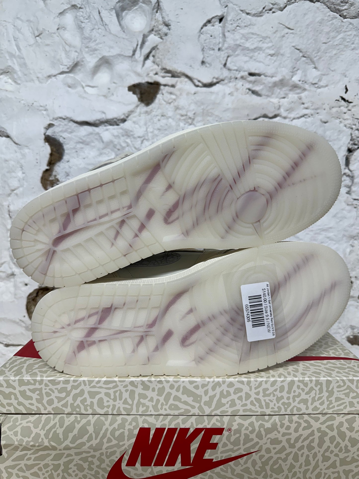 Air Jordan 1 High Sail University Red Sz 9.5 DS