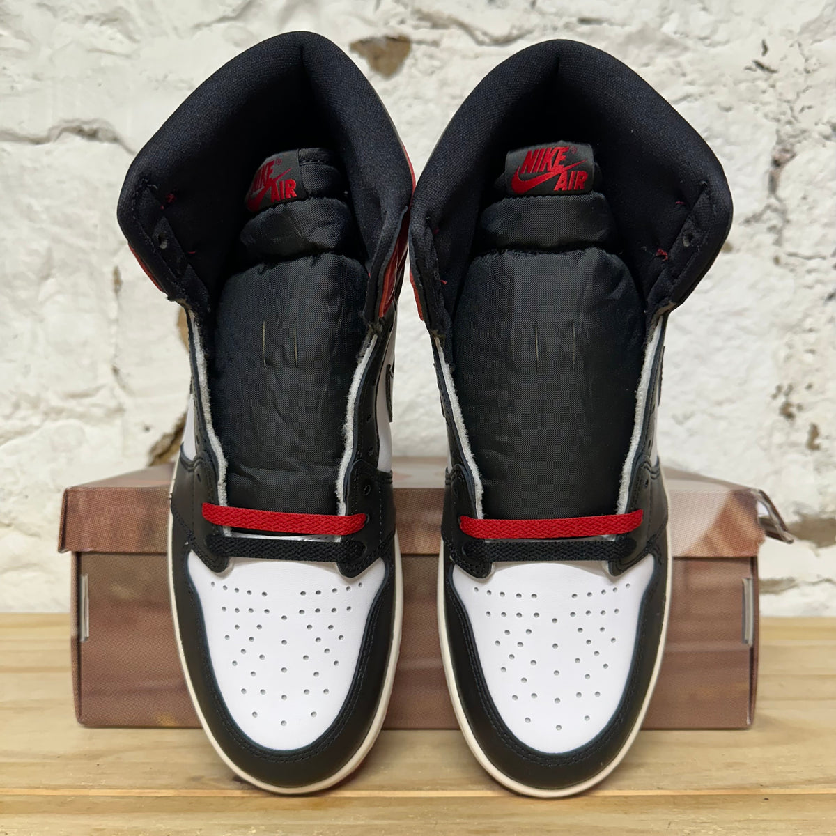 Air Jordan 1 High Black Toe Reimagined Sz 10.5 DS