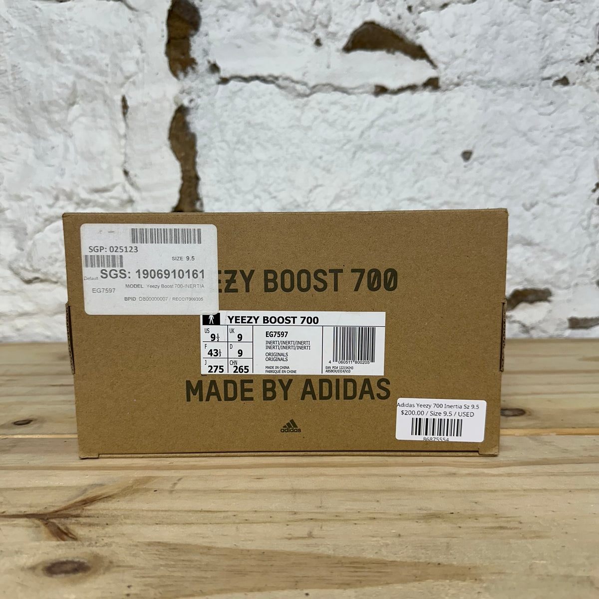 Yeezy 700 Inertia Sz 9.5