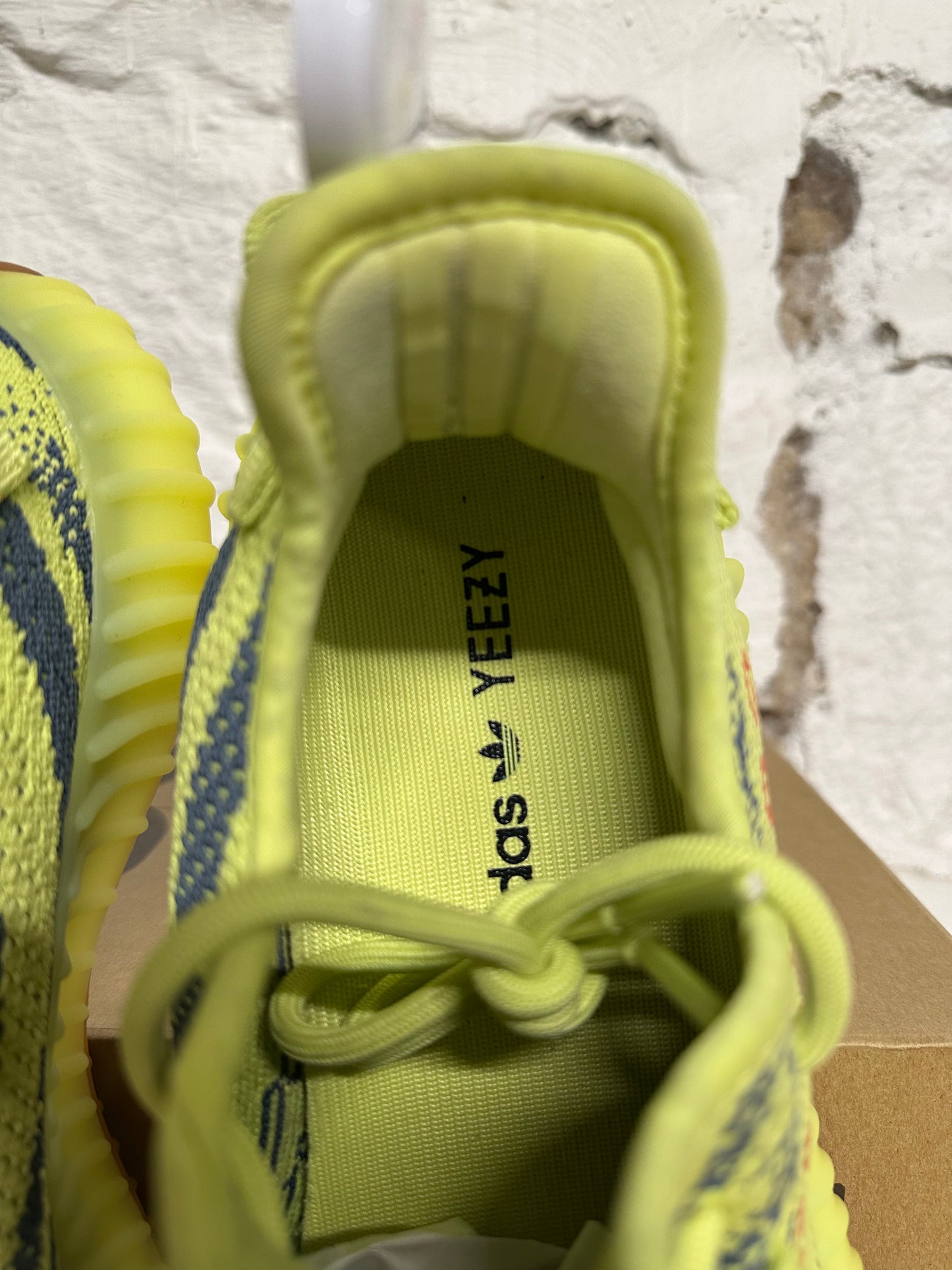 Yeezy 350 V2 Semi Frozen Sz 8.5