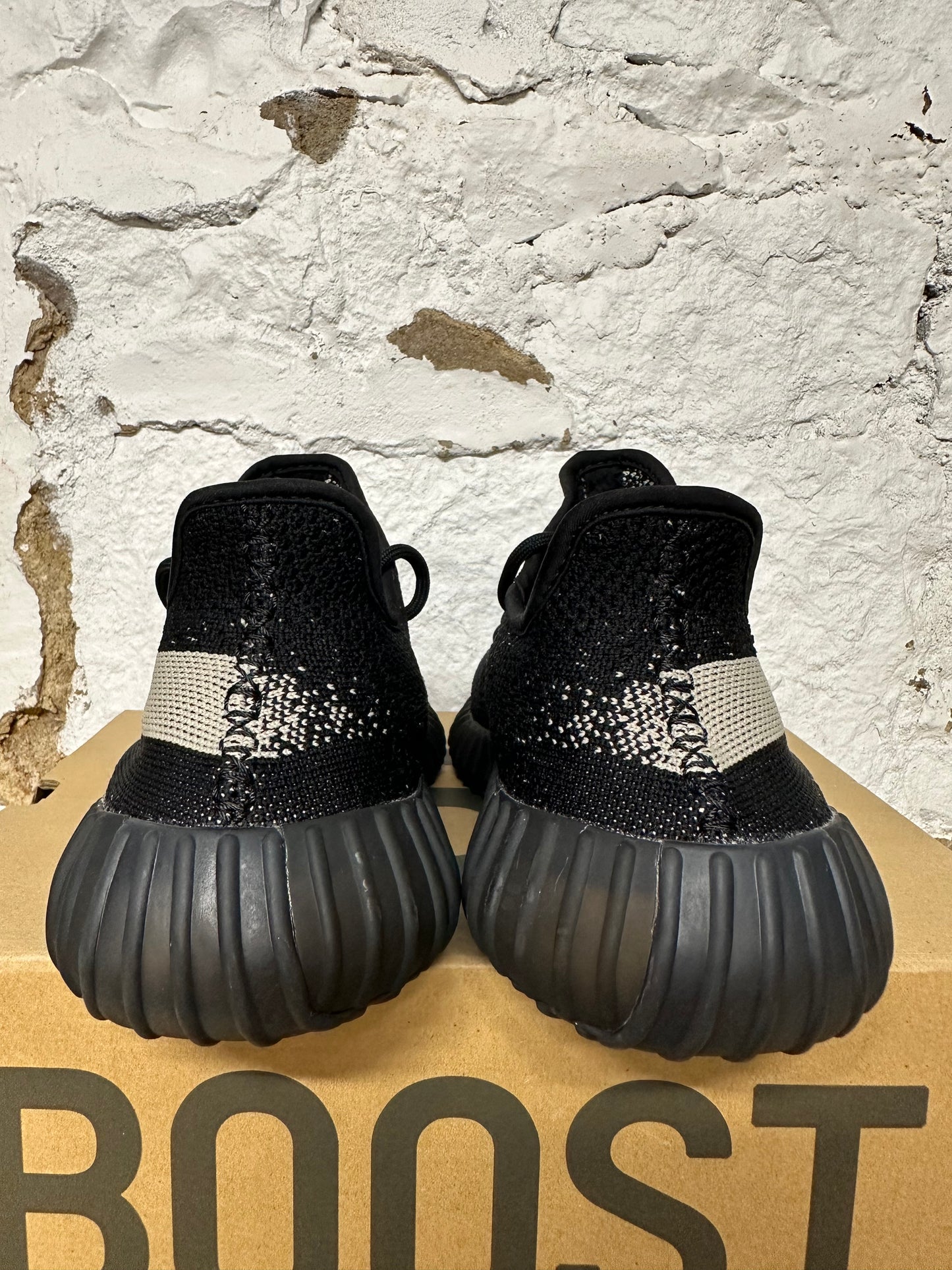 Yeezy 350 Oreo Sz 10.5