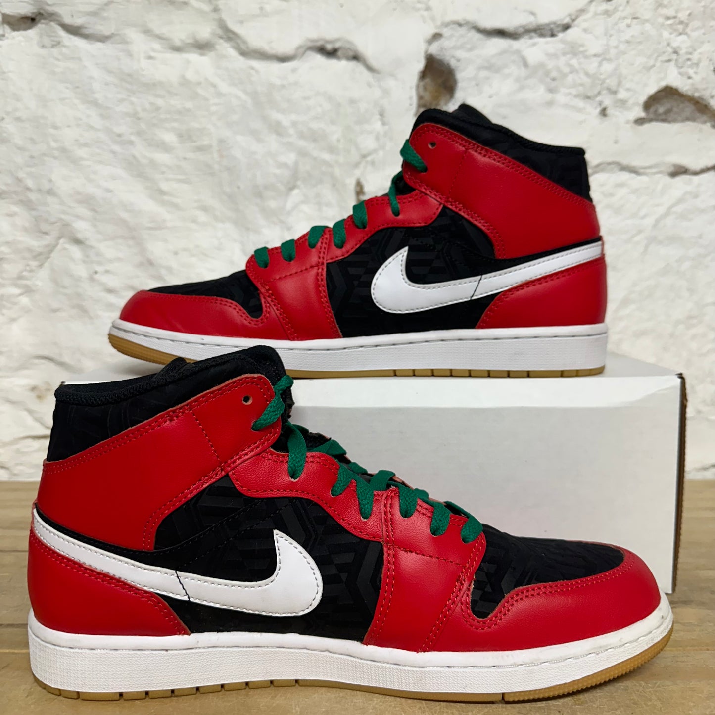 Air Jordan 1 Mid Christmas Sz 10.5