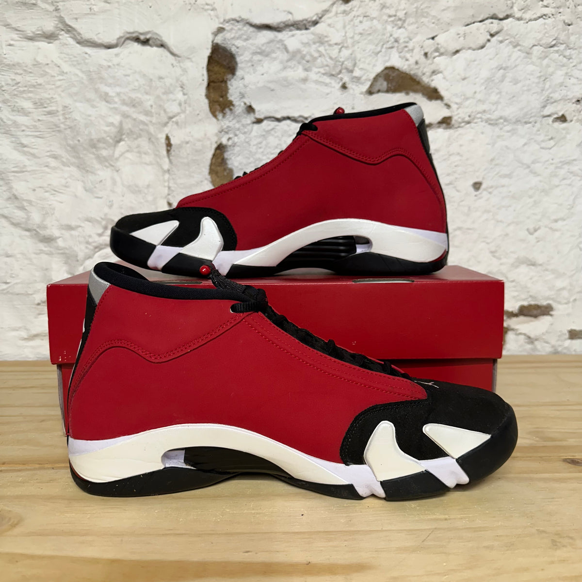 Air Jordan 14 Gym Red Toro Sz 11.5