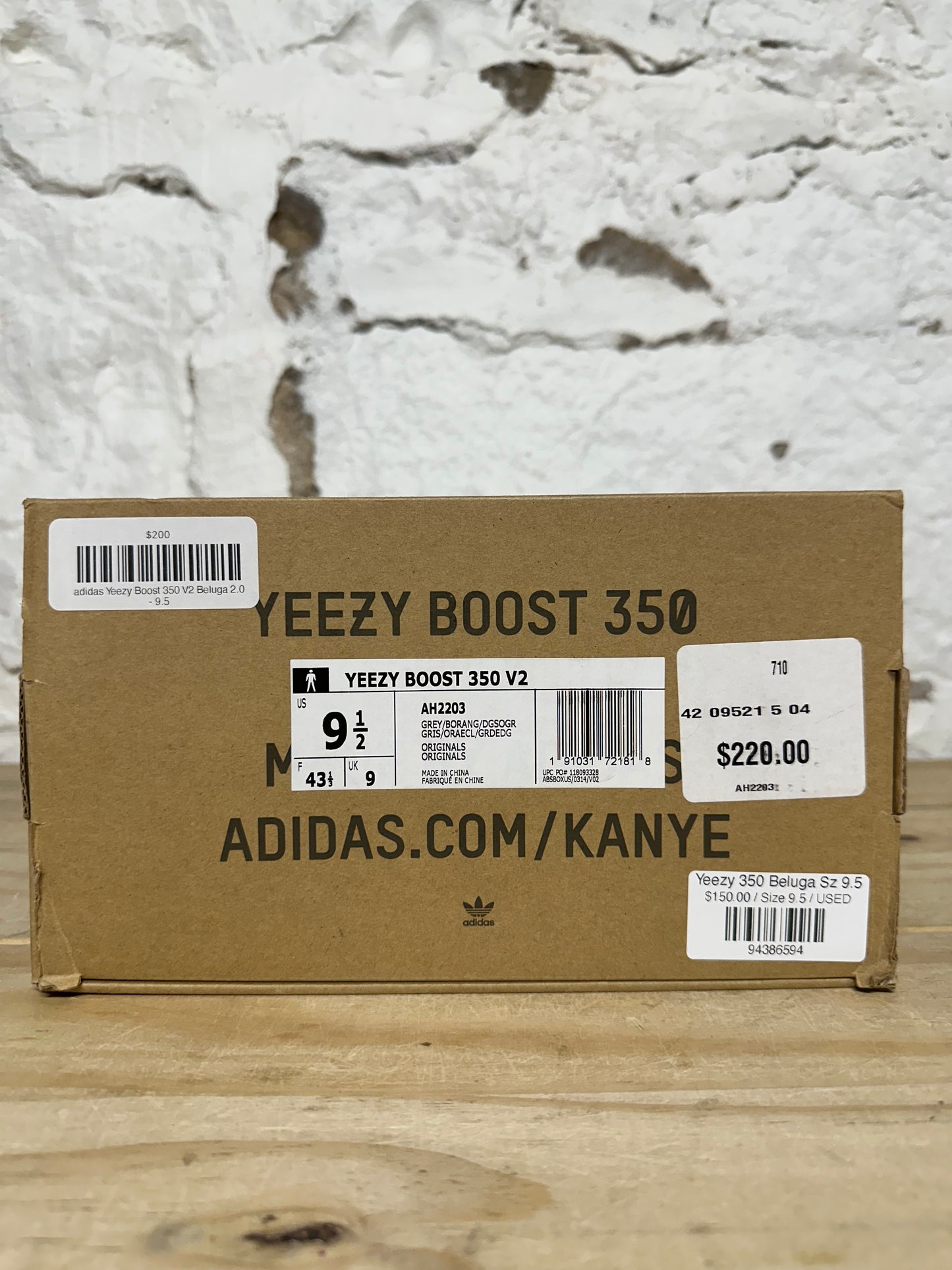 Yeezy 350 V2 Beluga Sz 9.5
