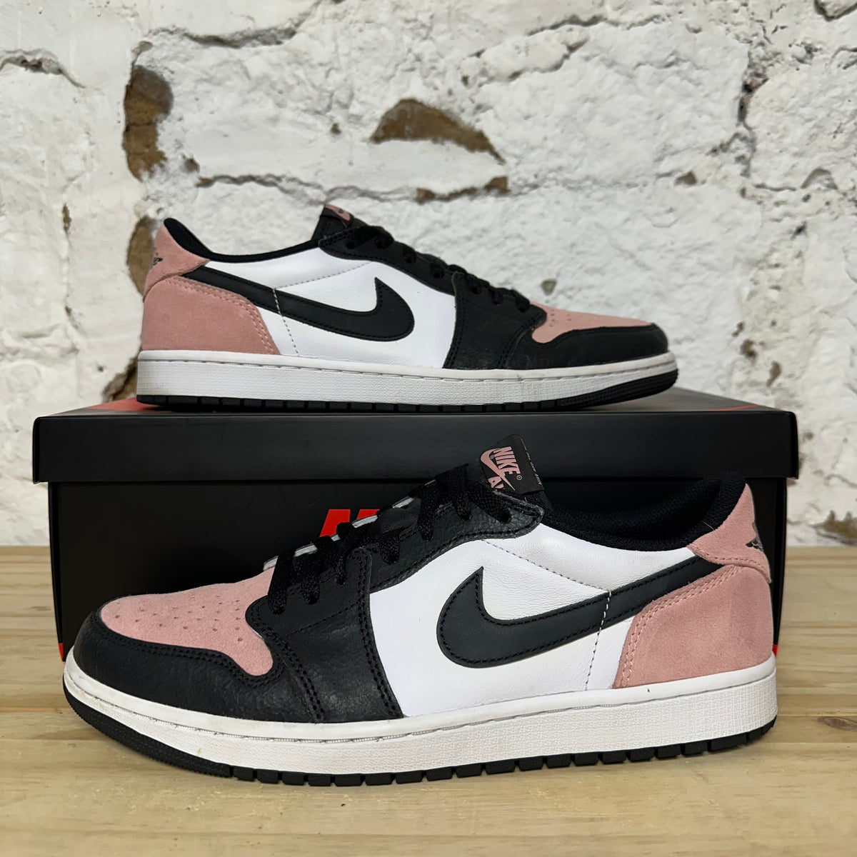 Air Jordan 1 Low Bleached Coral Sz 10.5