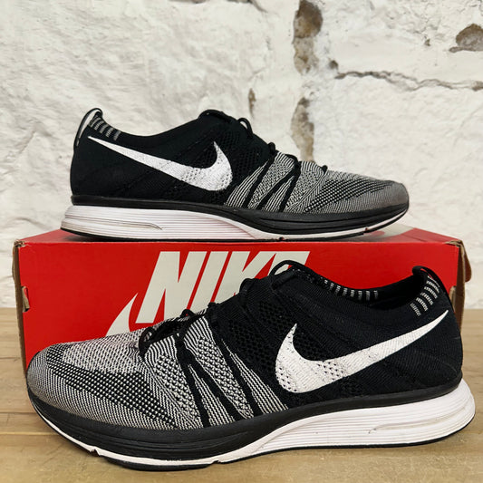 Nike Flyknit Trainer Oreo Sz 10.5