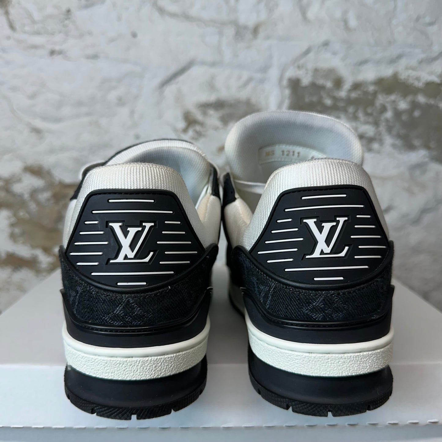 Louis Vuitton Black White Trainer Sneaker Sz 8 (6.5LV)