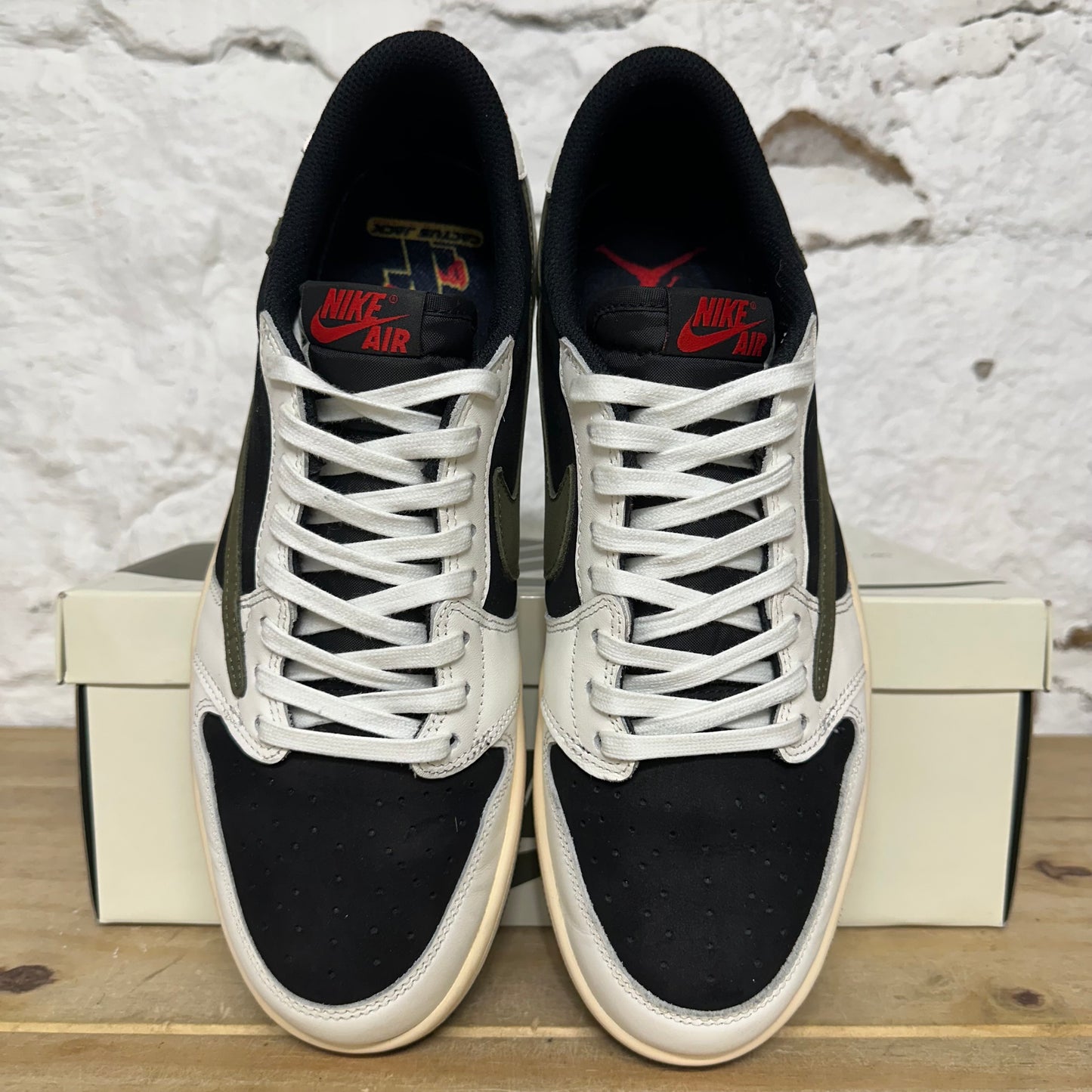 Air Jordan 1 Low Travis Scott Olive Sz 10.5 (12W)