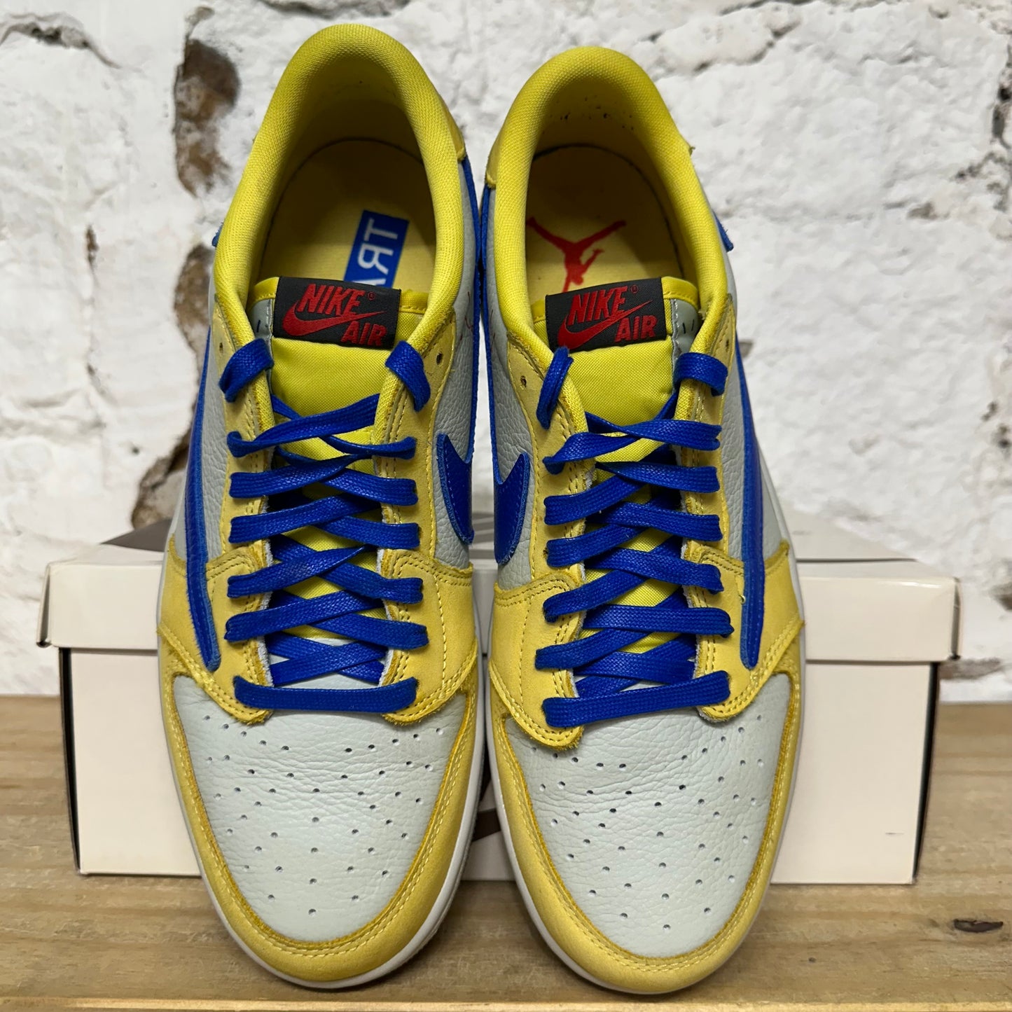 Air Jordan 1 Low Travis Scott Canary Sz 9 (10.5W)