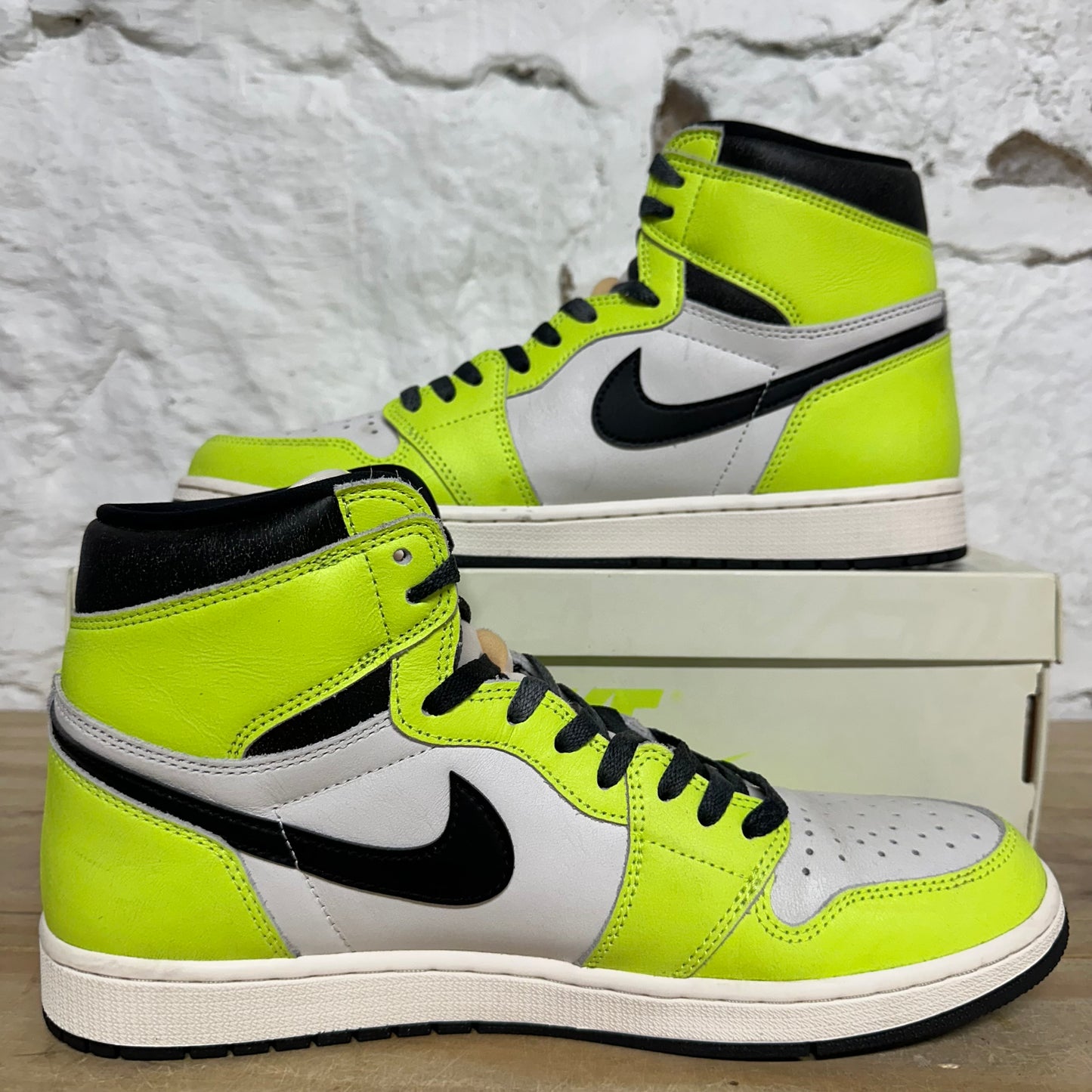 Air Jordan 1 High Visionaire Sz 12.5