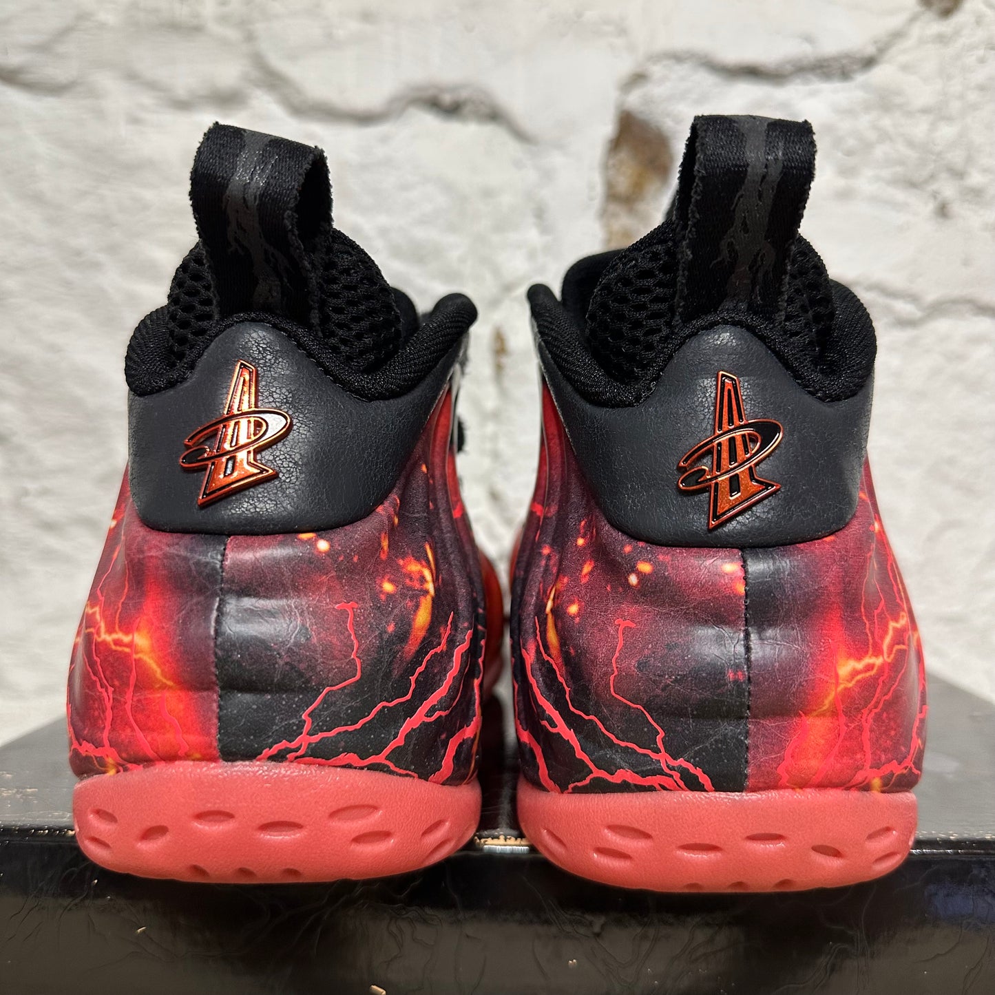 Nike Air Foamposite One Stranger Things Sz 9.5