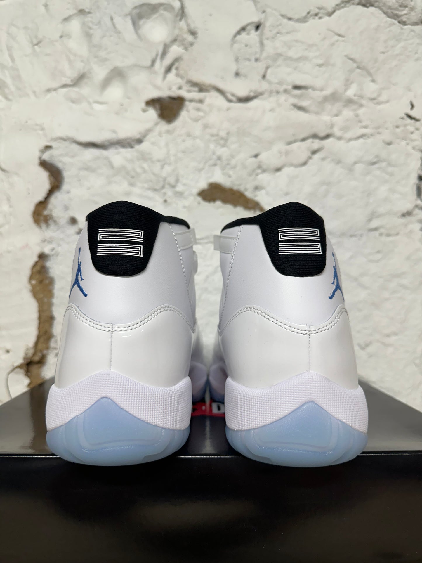 Air Jordan 11 Legend Blue Sz 8.5 DS