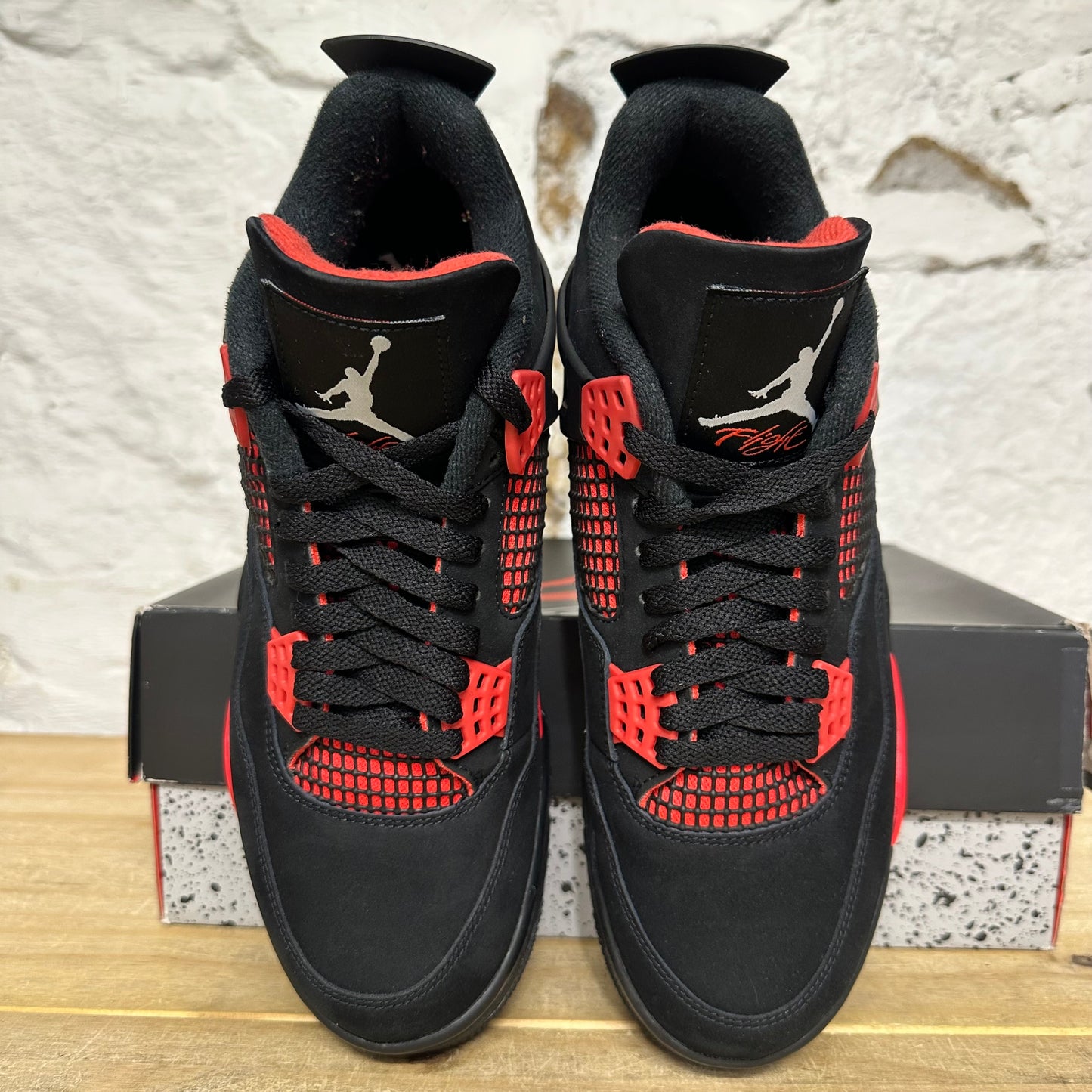 Air Jordan 4 Red Thunder Sz 9