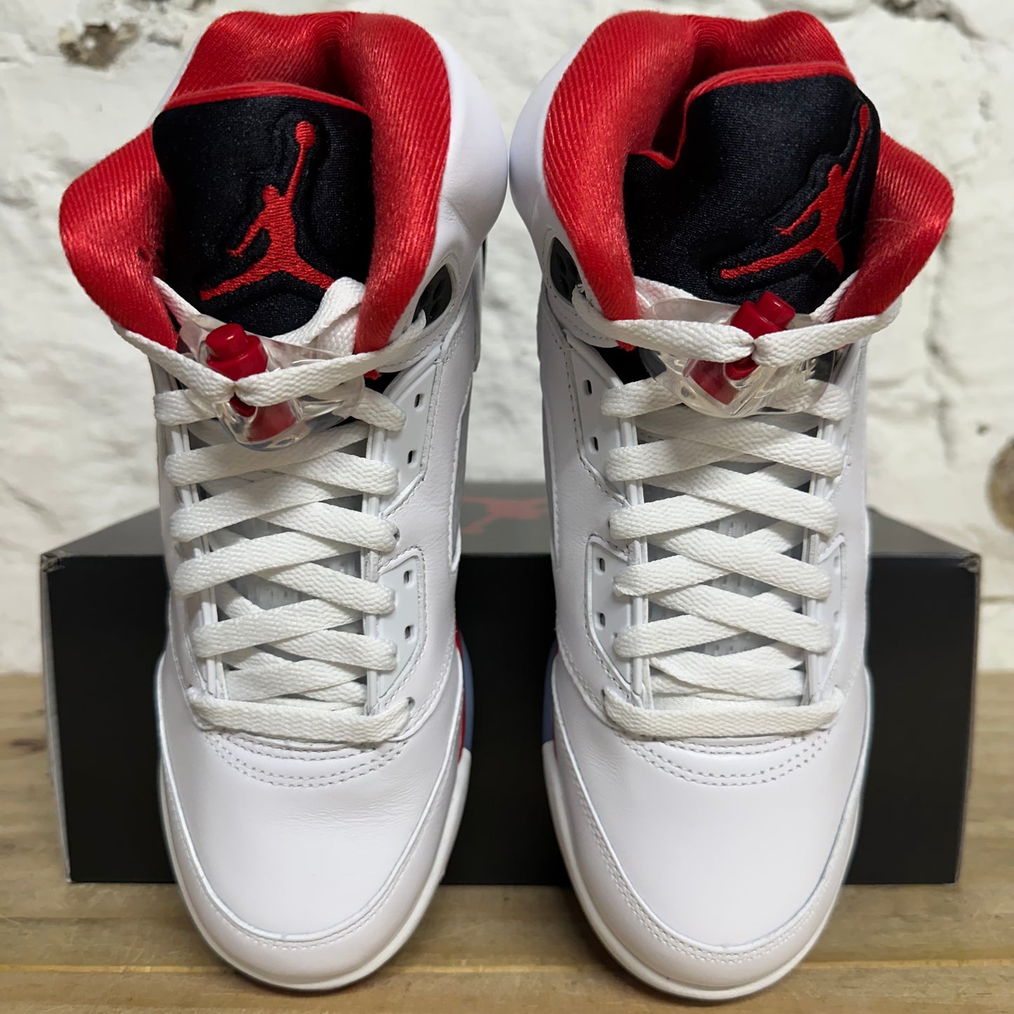 Air Jordan 5 Fire Red Black Tongue (2025) Sz 6.5Y DS