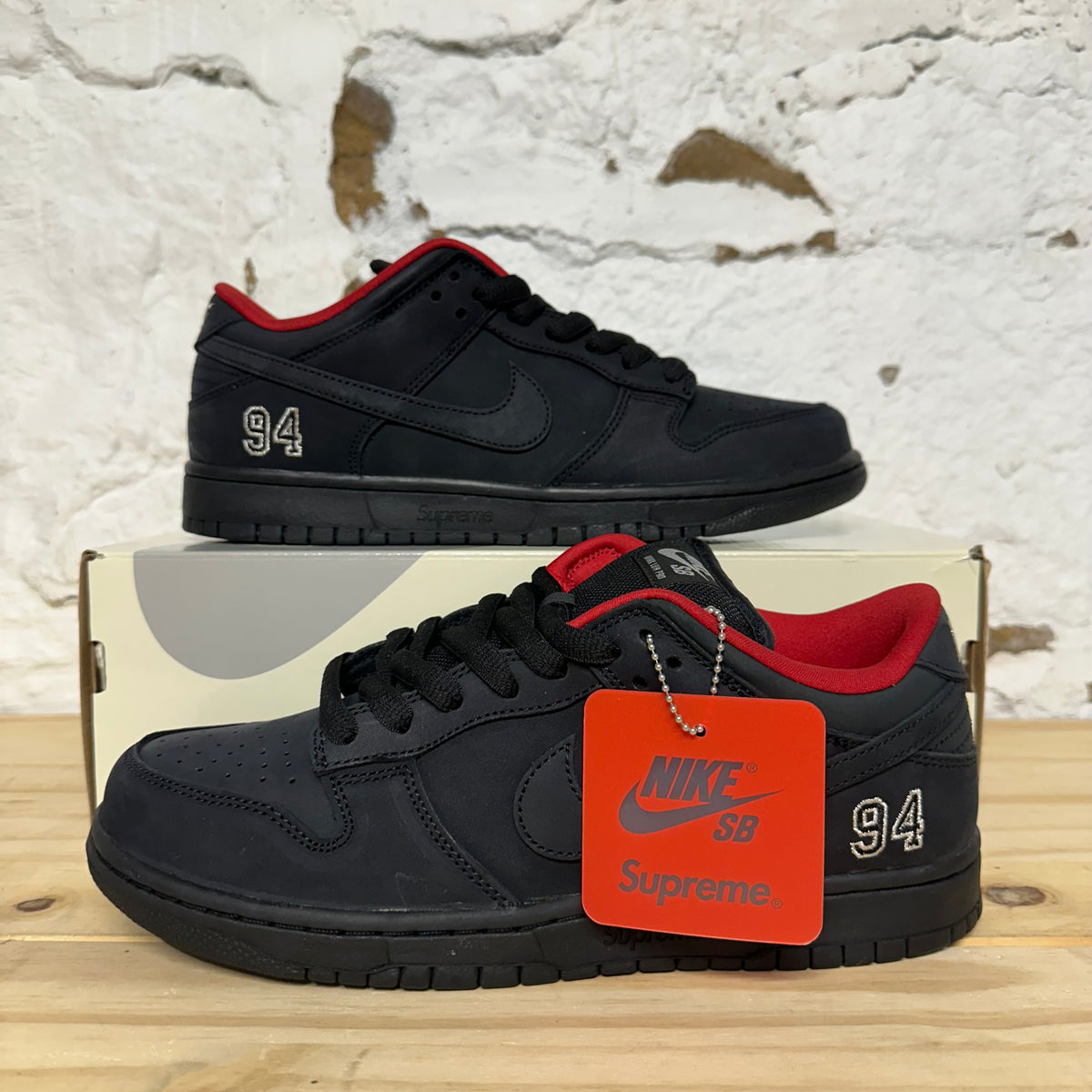 Nike SB Dunk Low Supreme 94 Black Sz 10 DS